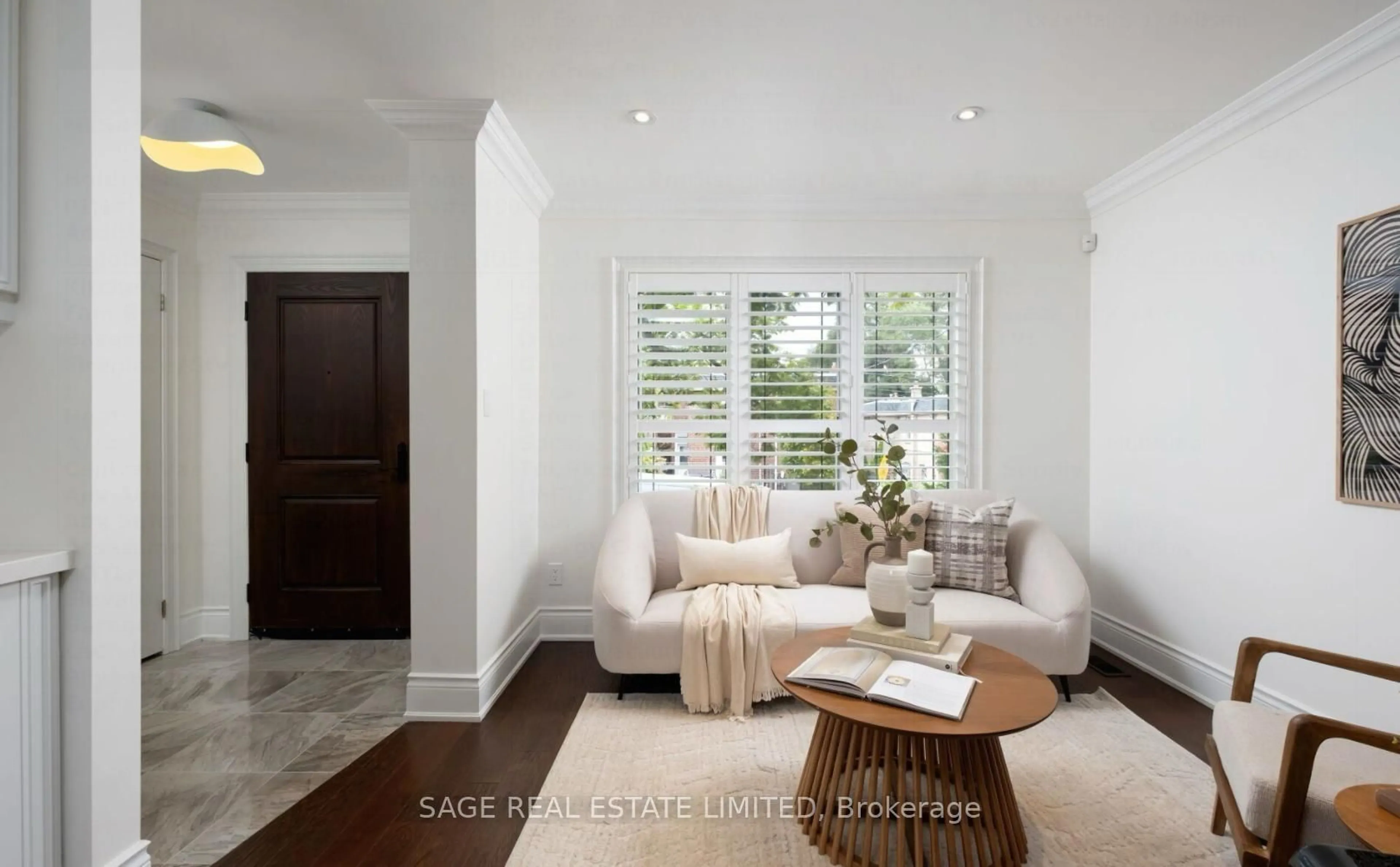 Living room with furniture, unknown for 3 Fairfield Rd, Toronto Ontario M4P 1S9
