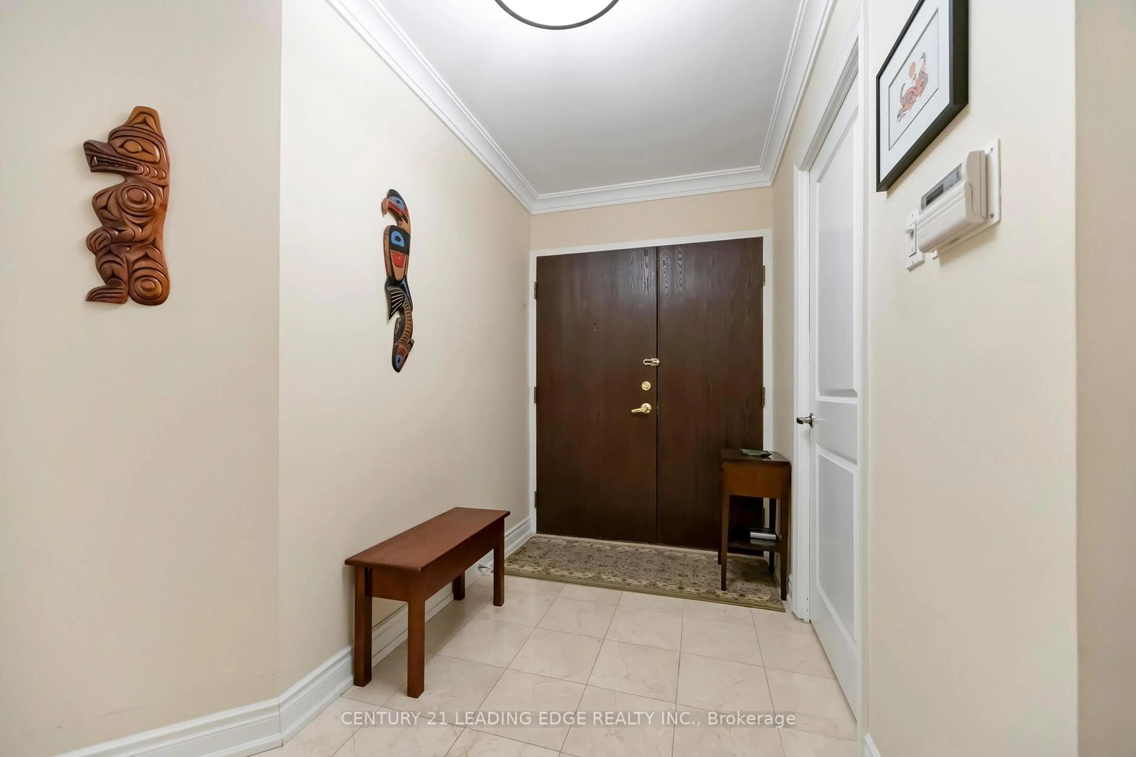 Indoor foyer for 131 Beecroft Rd #1806, Toronto Ontario M2N 6G9