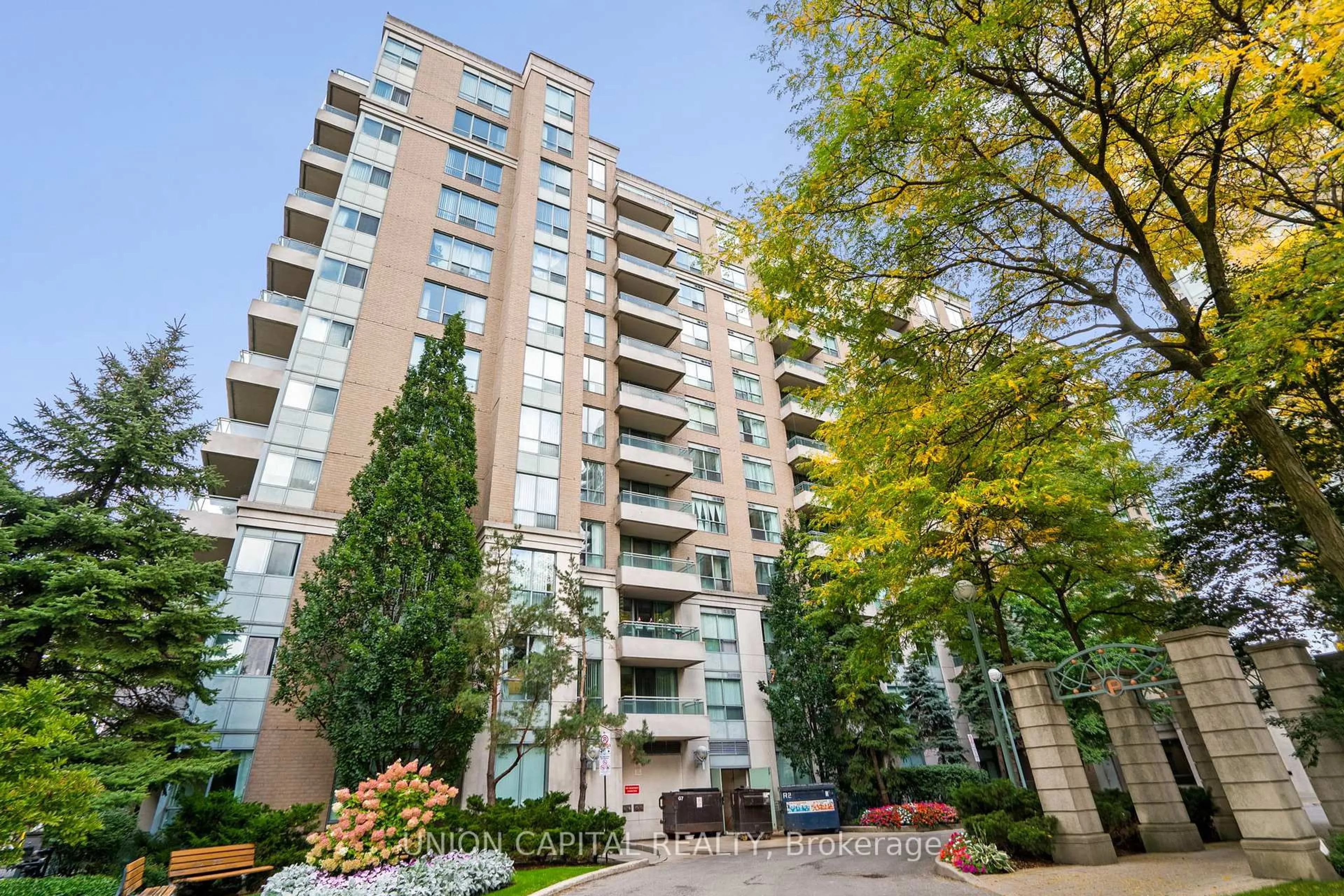 Patio, street for 39 PEMBERTON Ave #LPH17, Toronto Ontario M2M 4L6