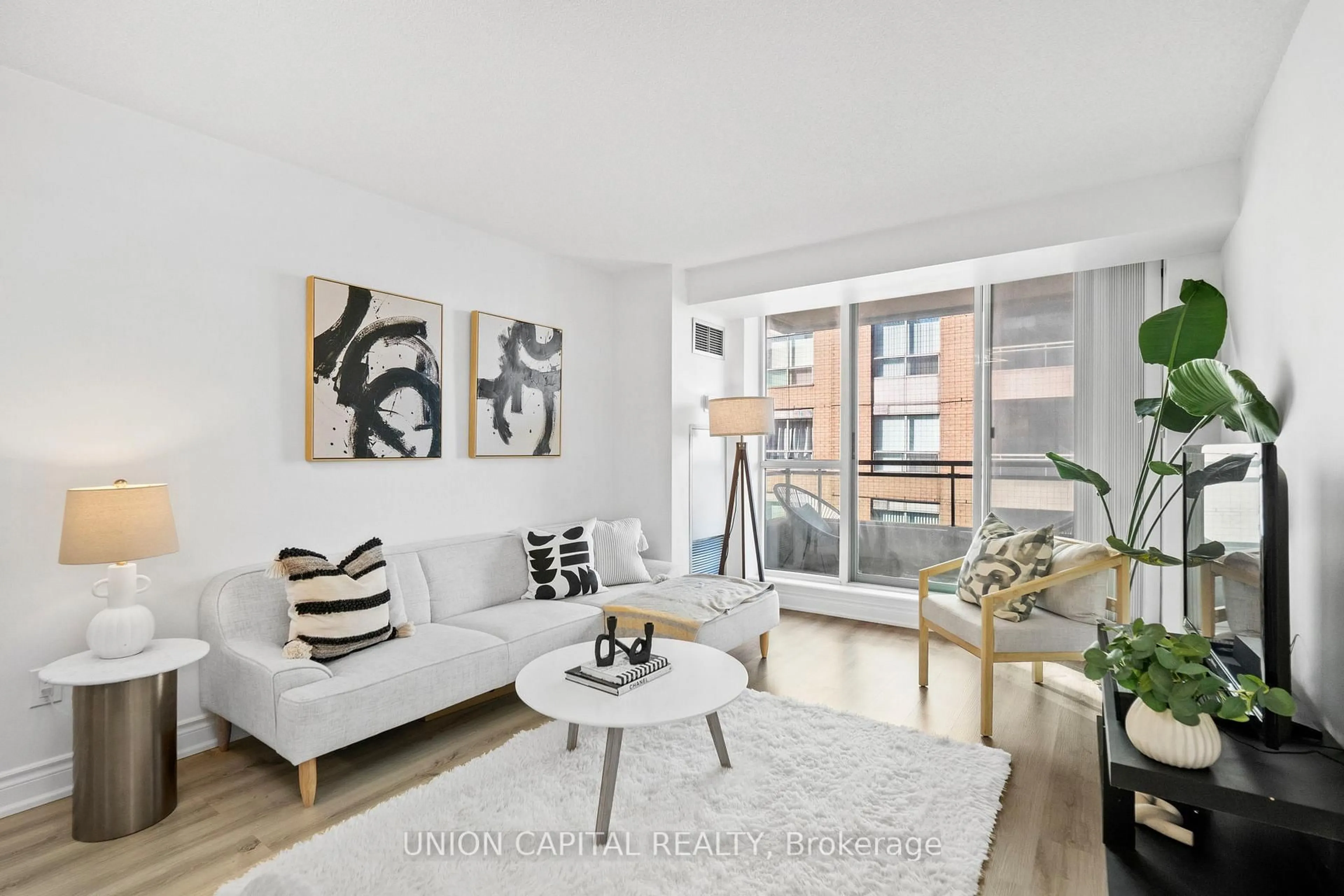 Living room with furniture, unknown for 39 PEMBERTON Ave #LPH17, Toronto Ontario M2M 4L6