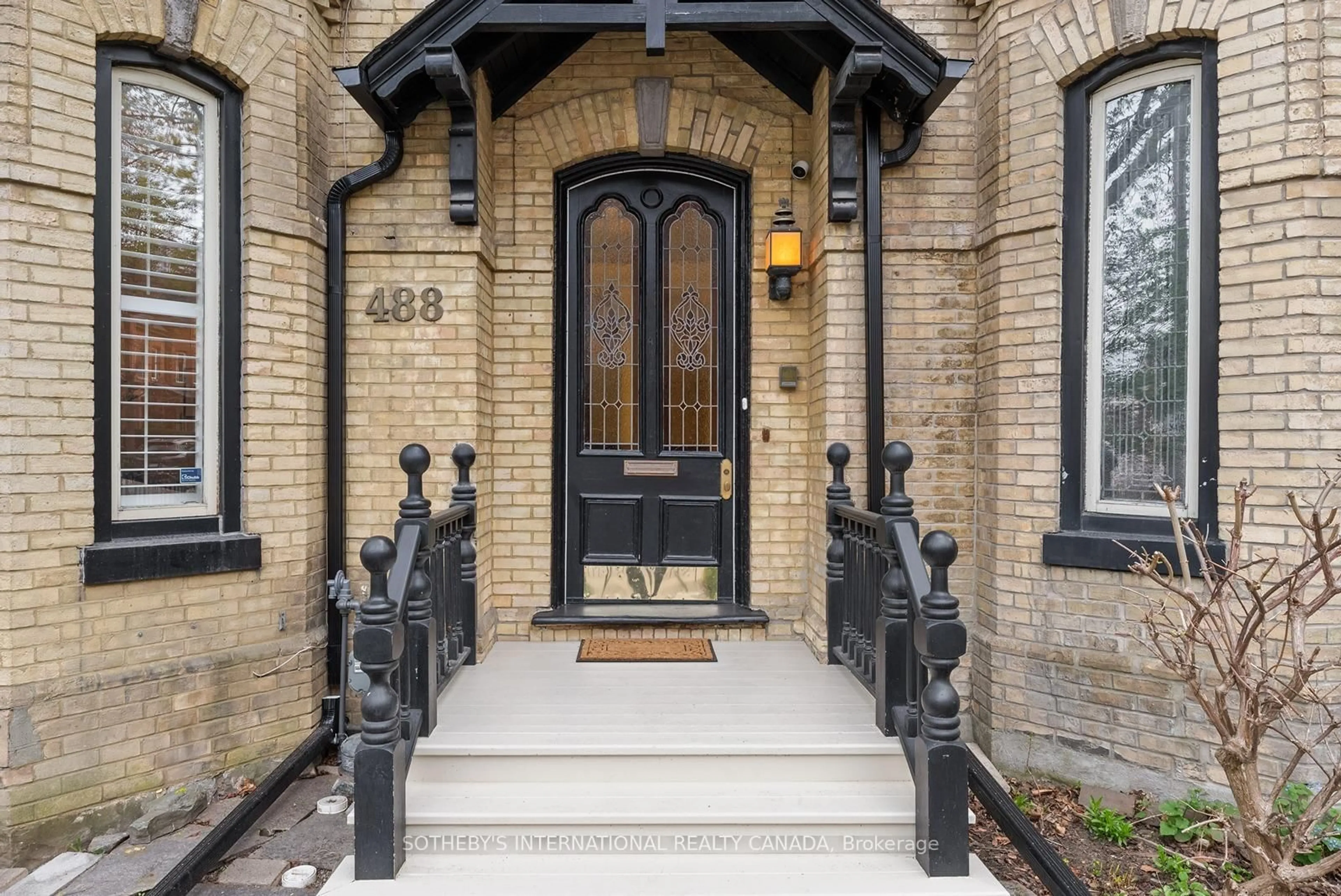 Indoor entryway for 488 Ontario St, Toronto Ontario M4X 1M7