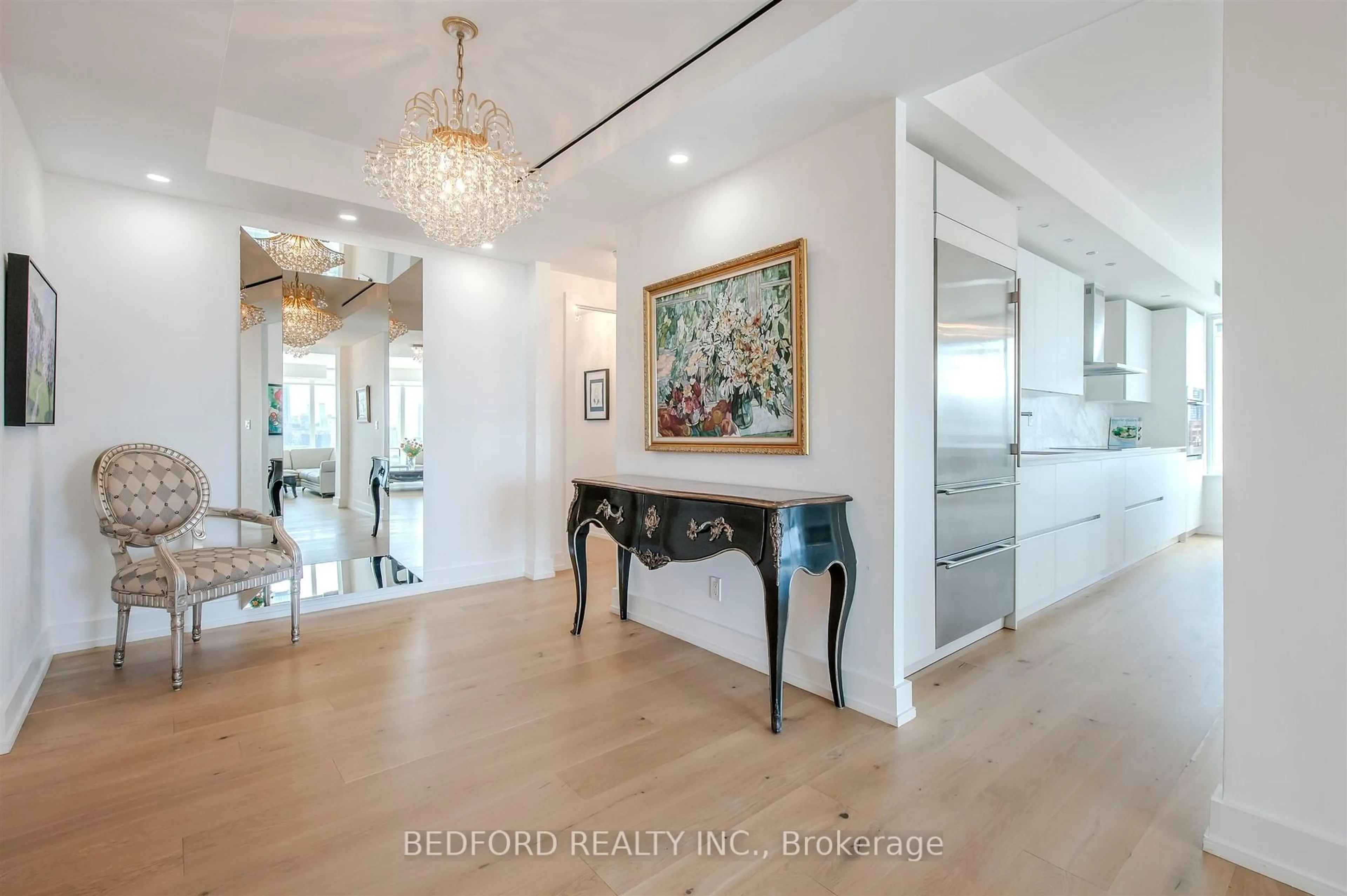 Indoor entryway for 1 Bedford Rd #2001, Toronto Ontario M5R 2B5