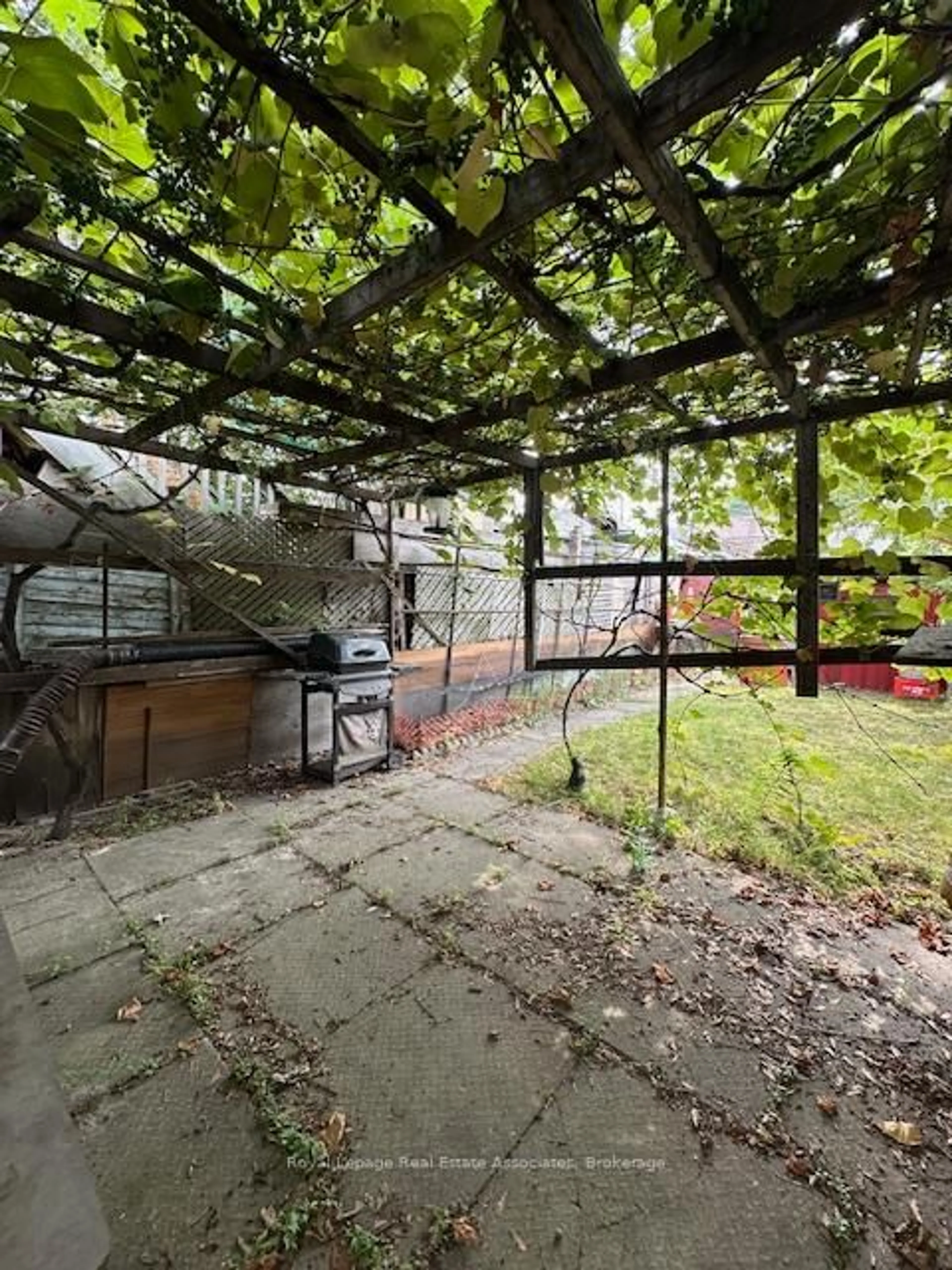 Patio, street for 218 Margueretta St, Toronto Ontario M6H 3S3