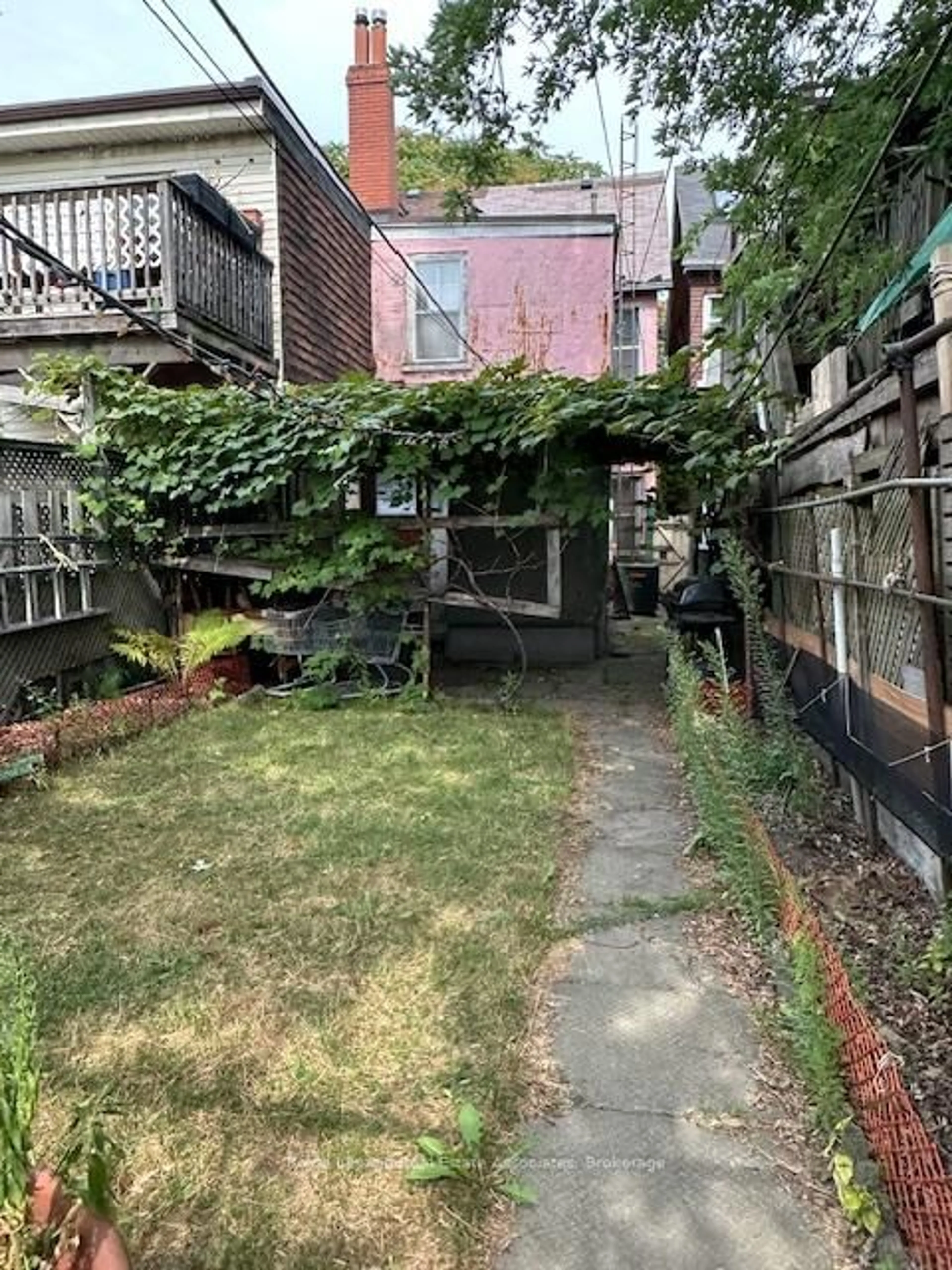 Patio, street for 218 Margueretta St, Toronto Ontario M6H 3S3