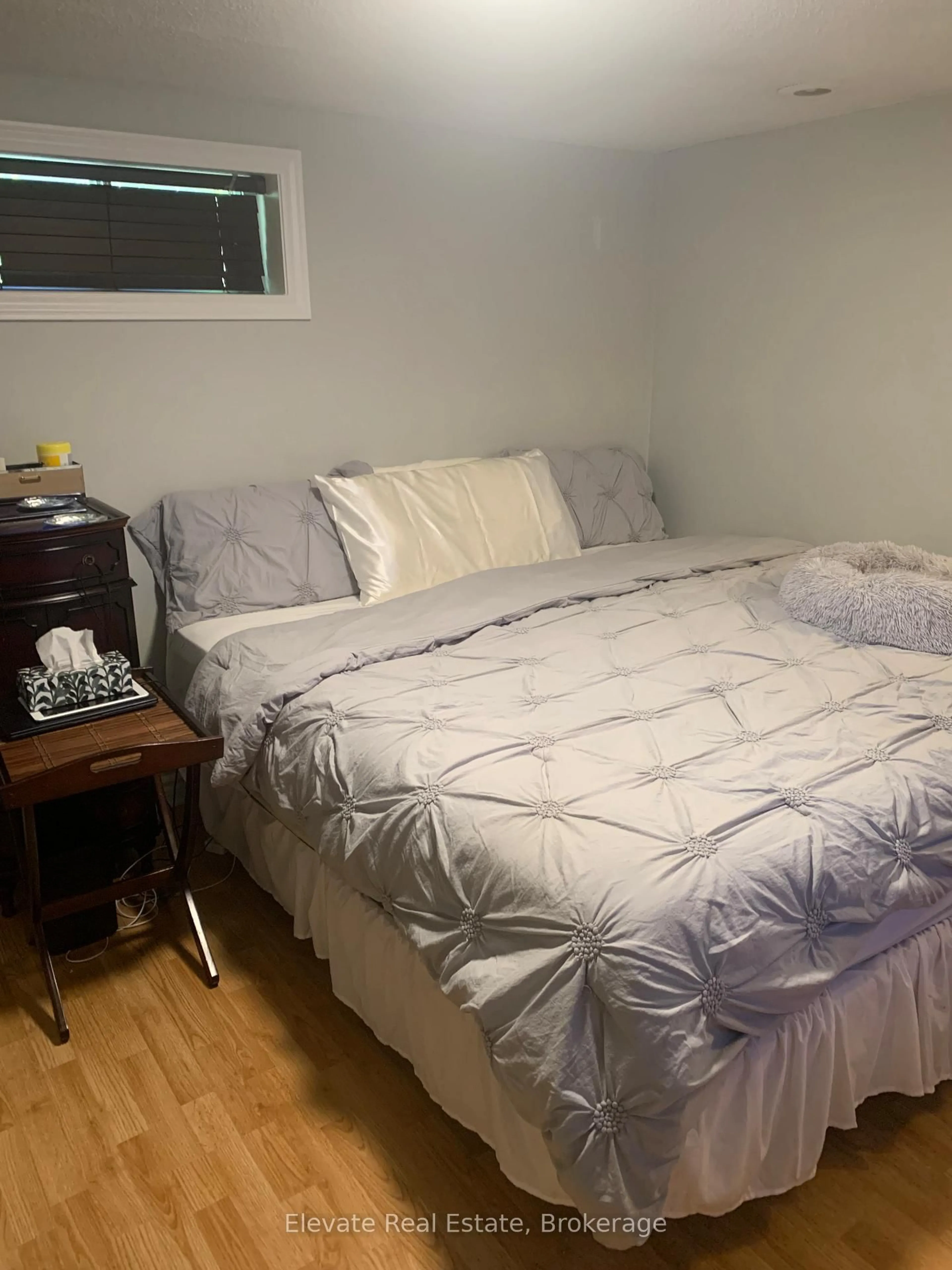 A pic of a room for 25 Burncrest Dr, Toronto Ontario M5M 2Z2