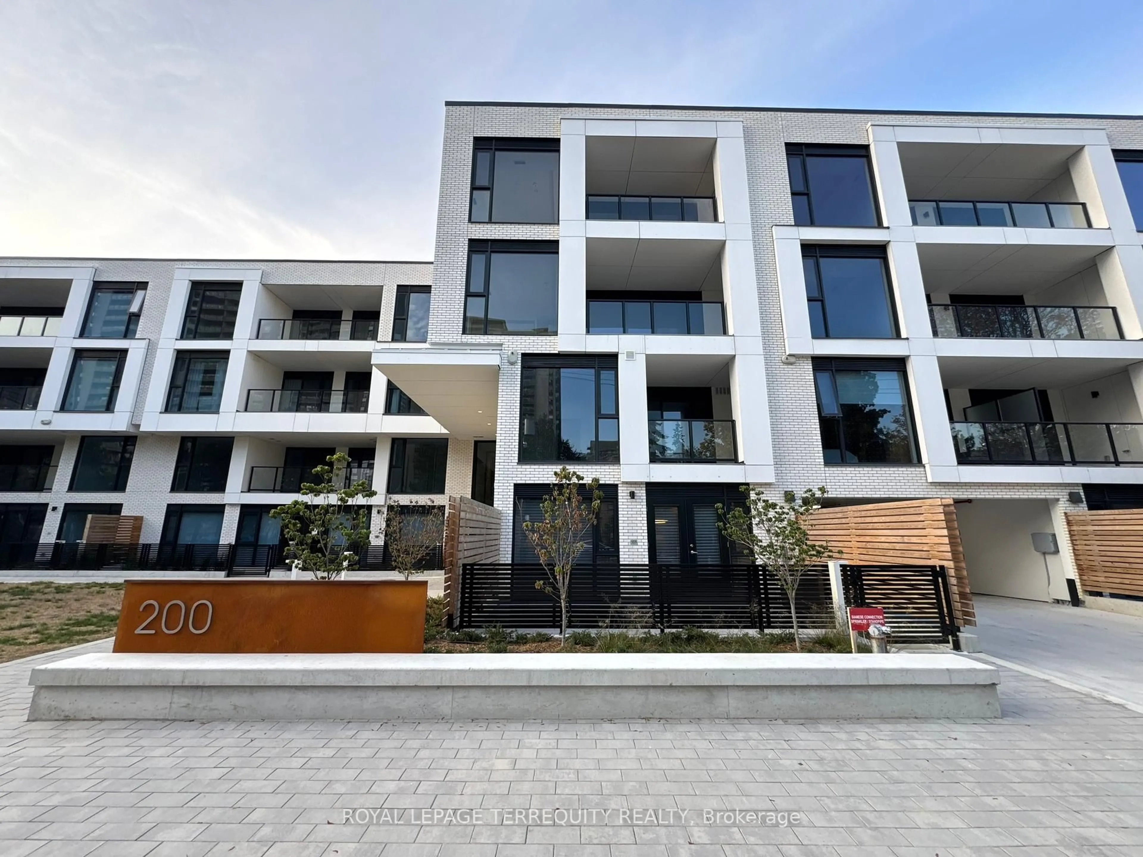 Unknown for 200 Keewatin Ave #301, Toronto Ontario M4P 1Z8