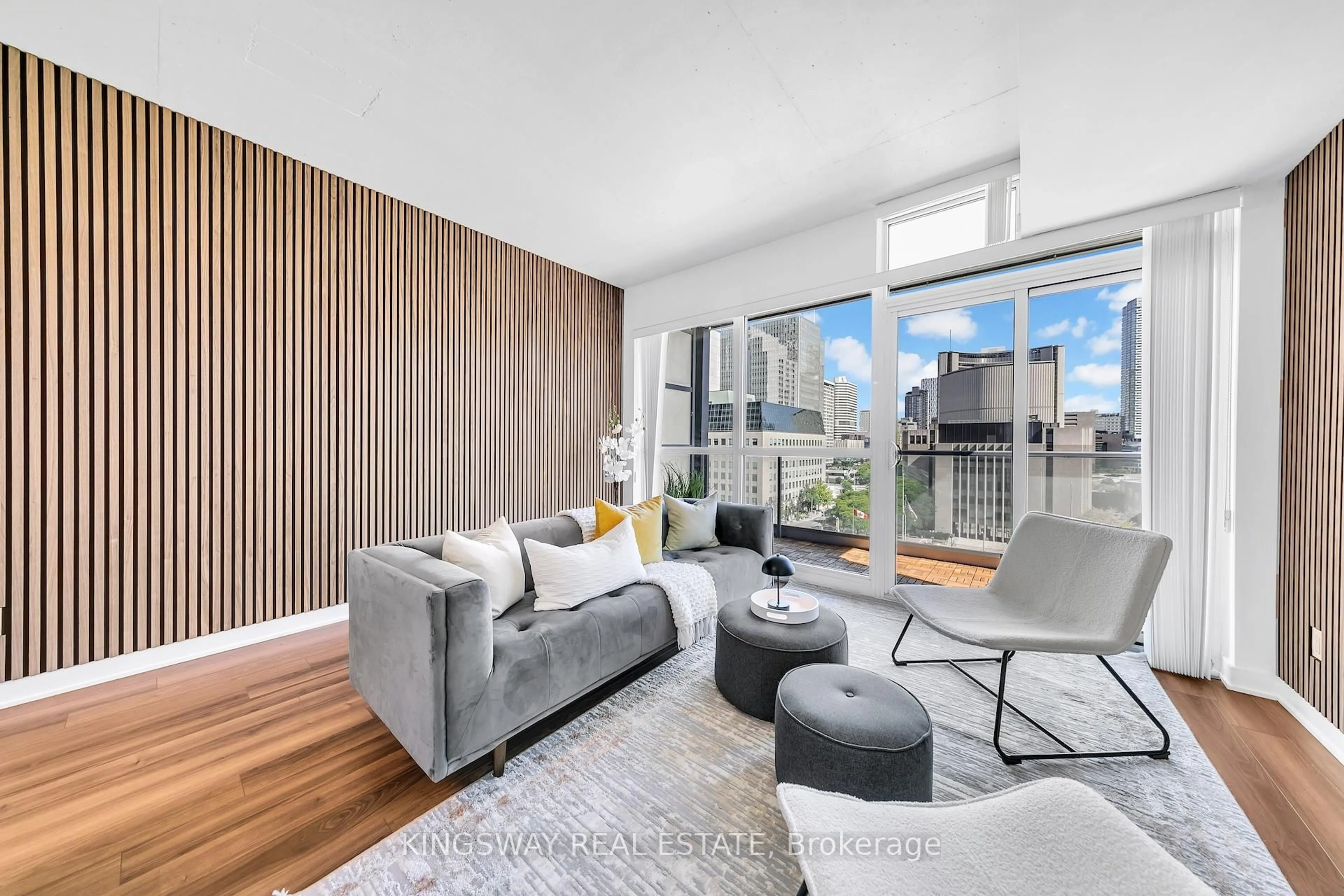 Living room with furniture, unknown for 210 Simcoe St #911, Toronto Ontario M5T 0A9