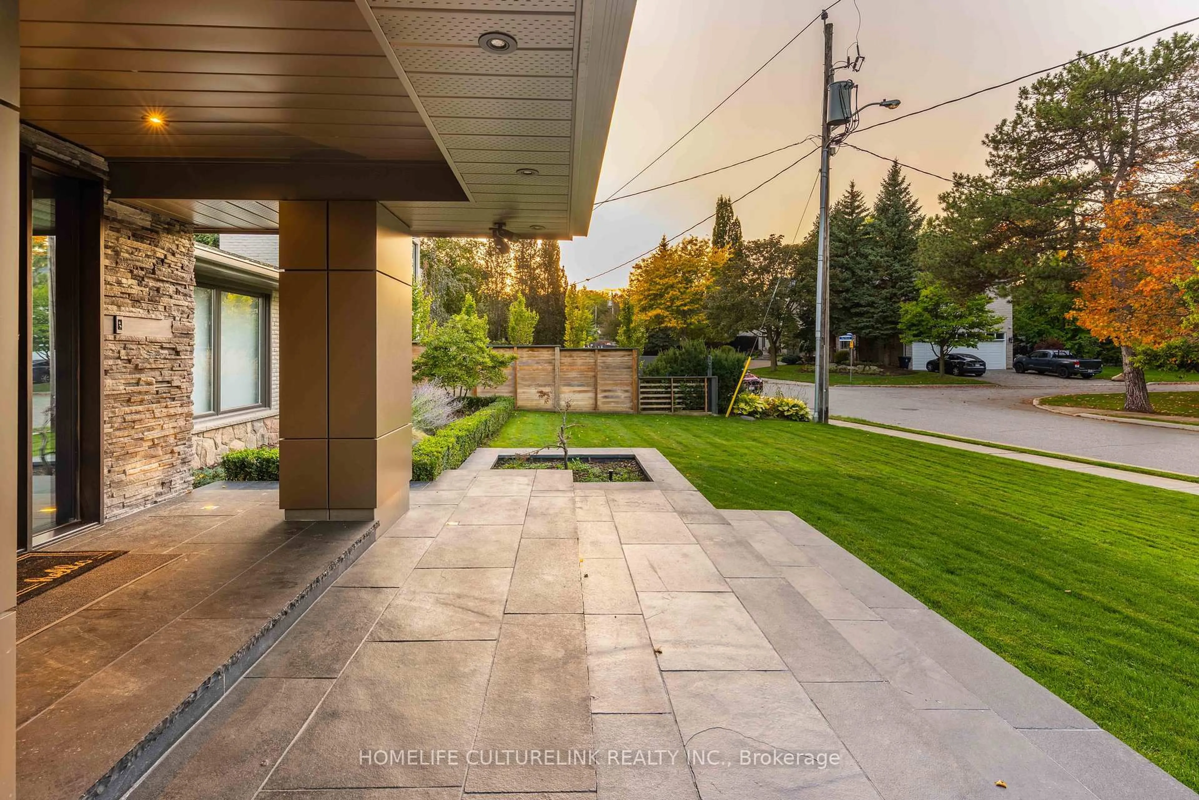 Patio, street for 15 Salonica Rd, Toronto Ontario M3C 2L6