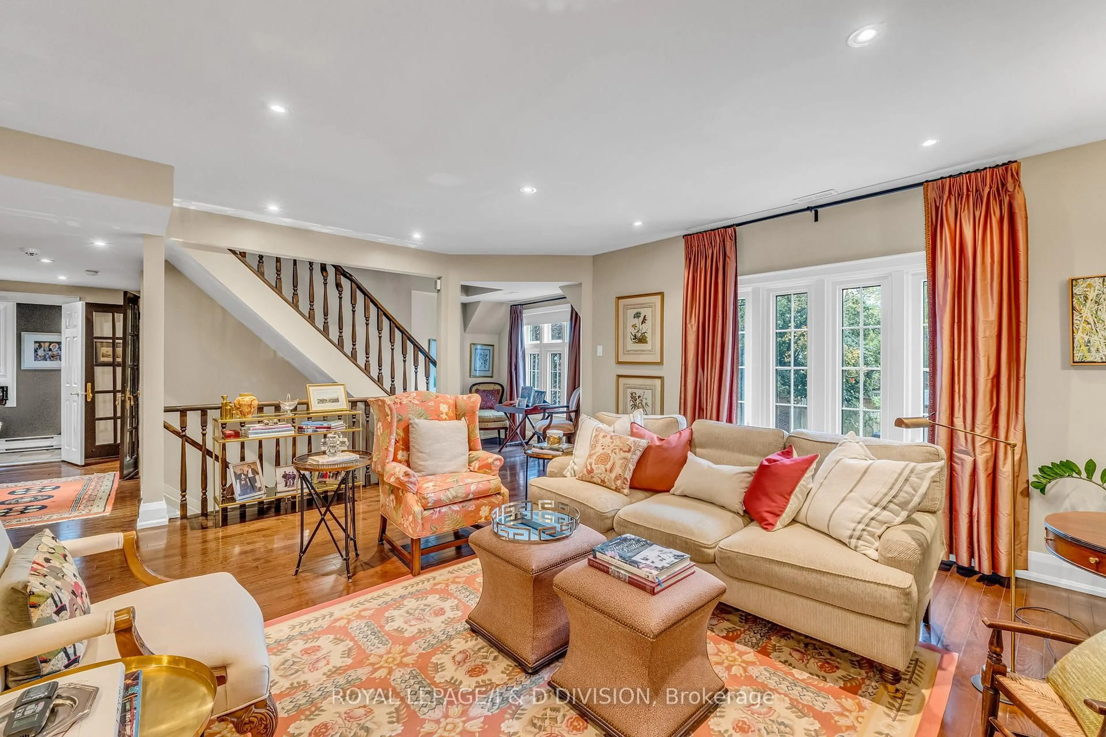 Living room with furniture, unknown for 137 Highbourne Rd, Toronto Ontario M5P 2J8