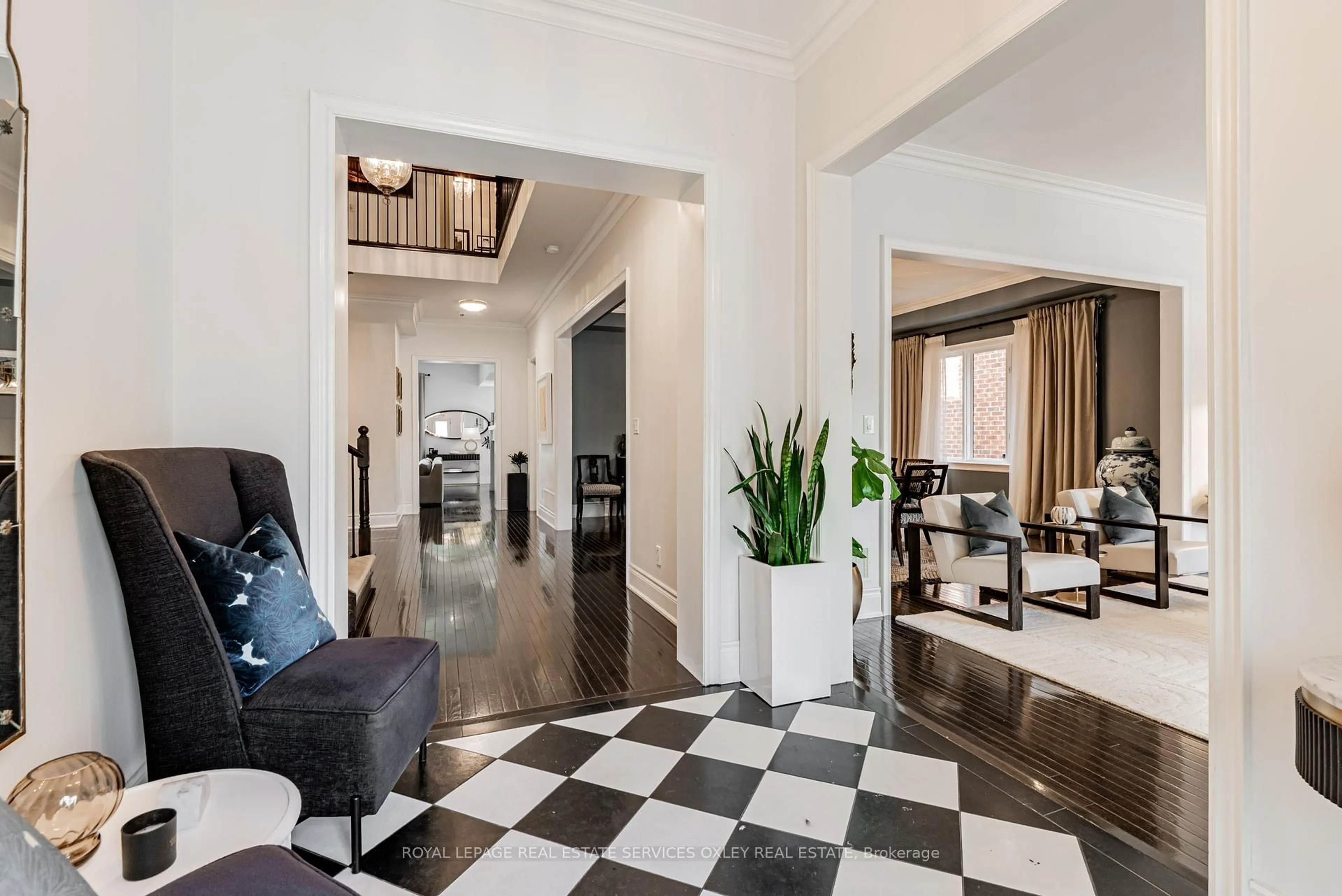 Indoor foyer for 11 True Davidson Dr, Toronto Ontario M4W 3X2