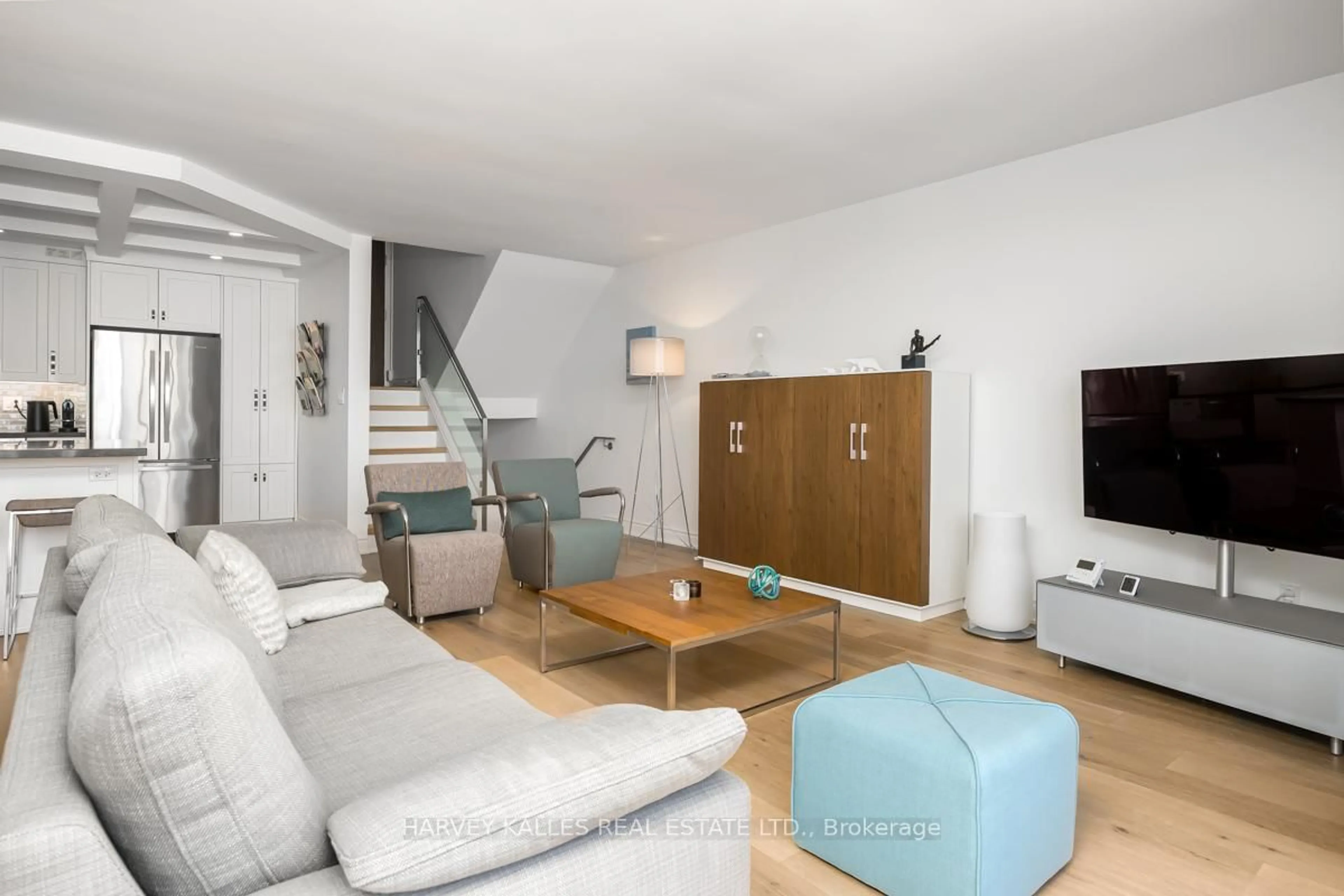 Living room with furniture, unknown for 33 Harbour Sq #2804, Toronto Ontario M5J 2G2