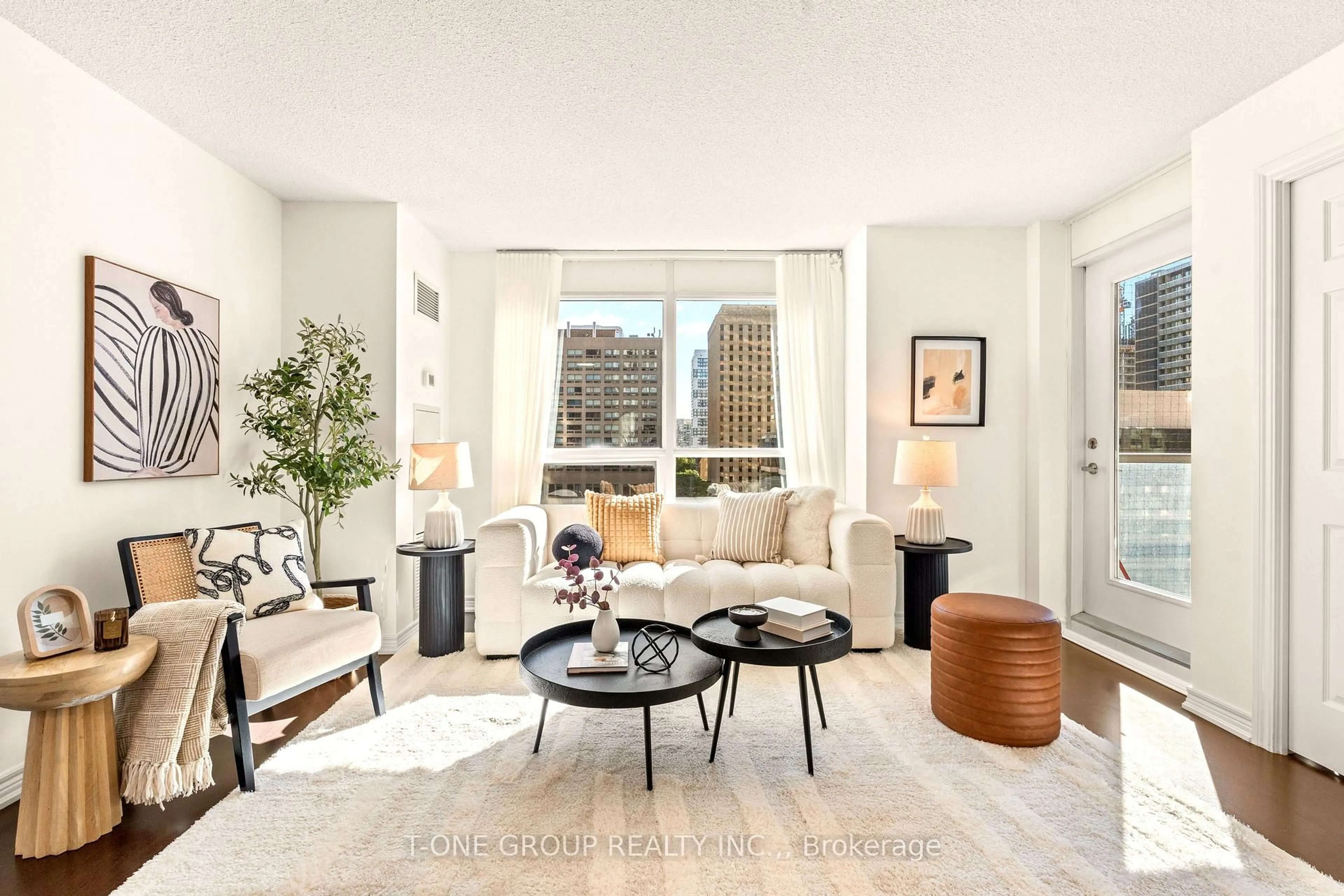Living room with furniture, unknown for 761 Bay St #605, Toronto Ontario M5G 2R2
