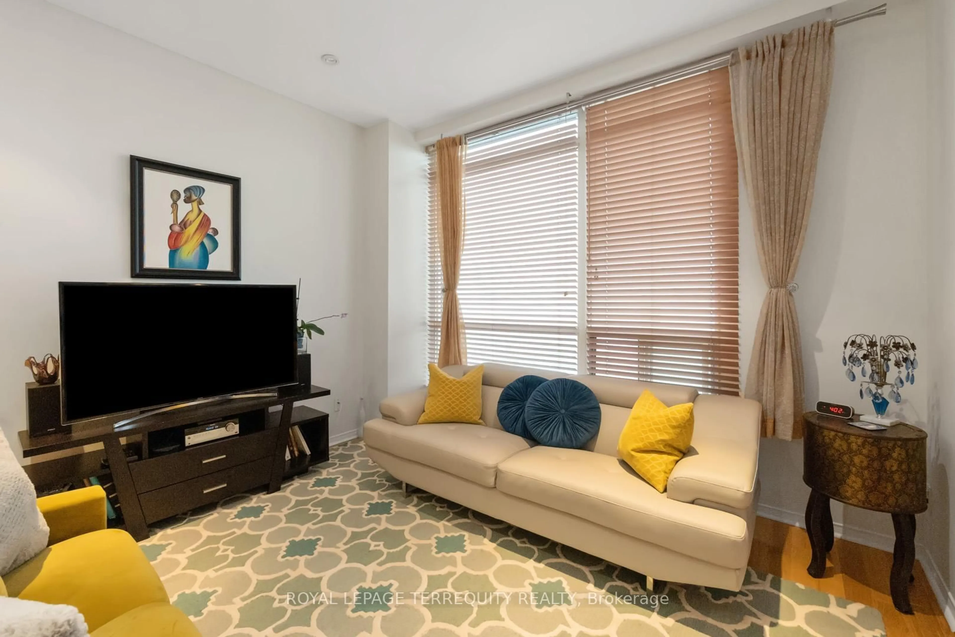 Living room with furniture, unknown for 7 King St #2215, Toronto Ontario M5C 3C5
