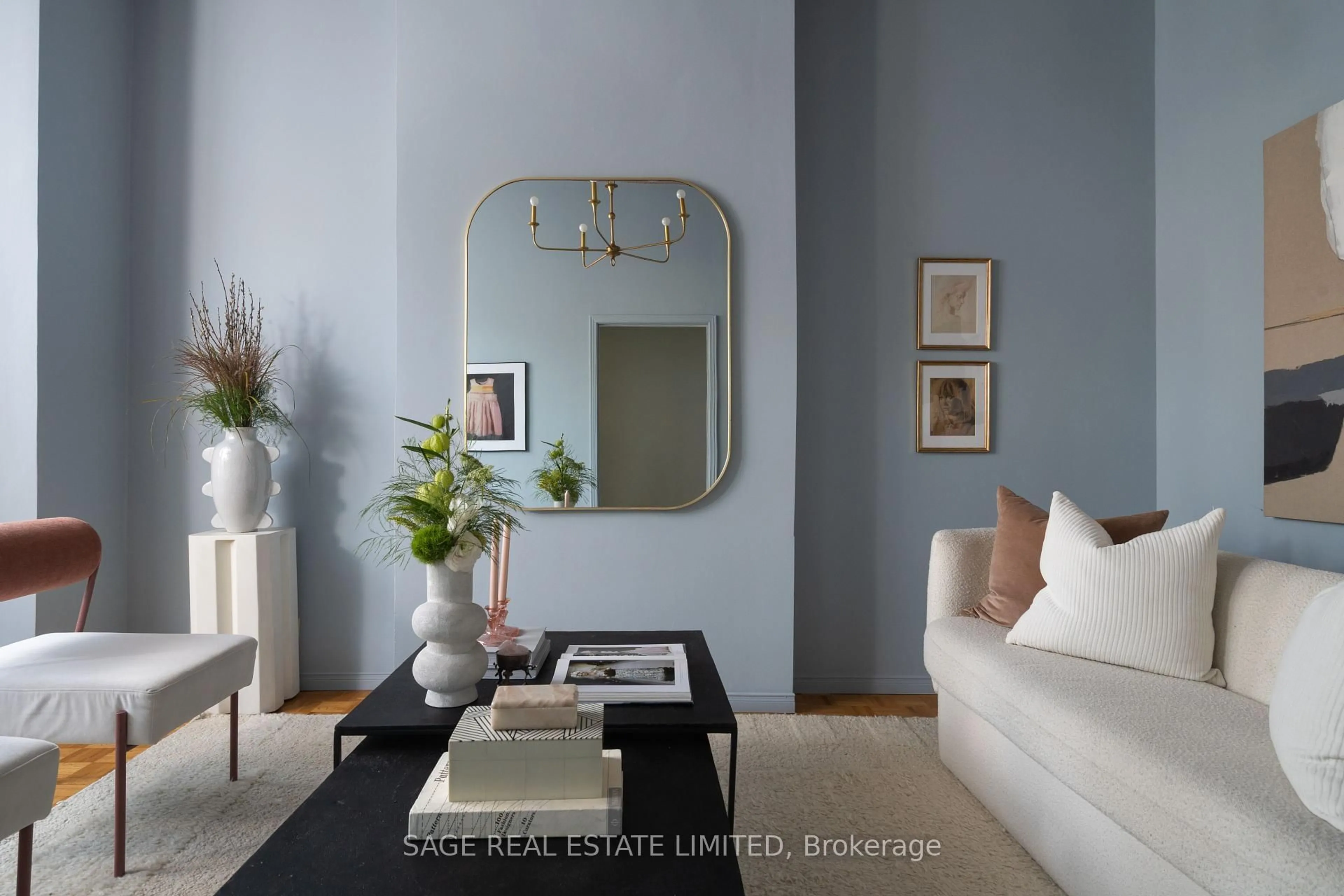 Living room with furniture, unknown for 115 Niagara St, Toronto Ontario M5V 1C6