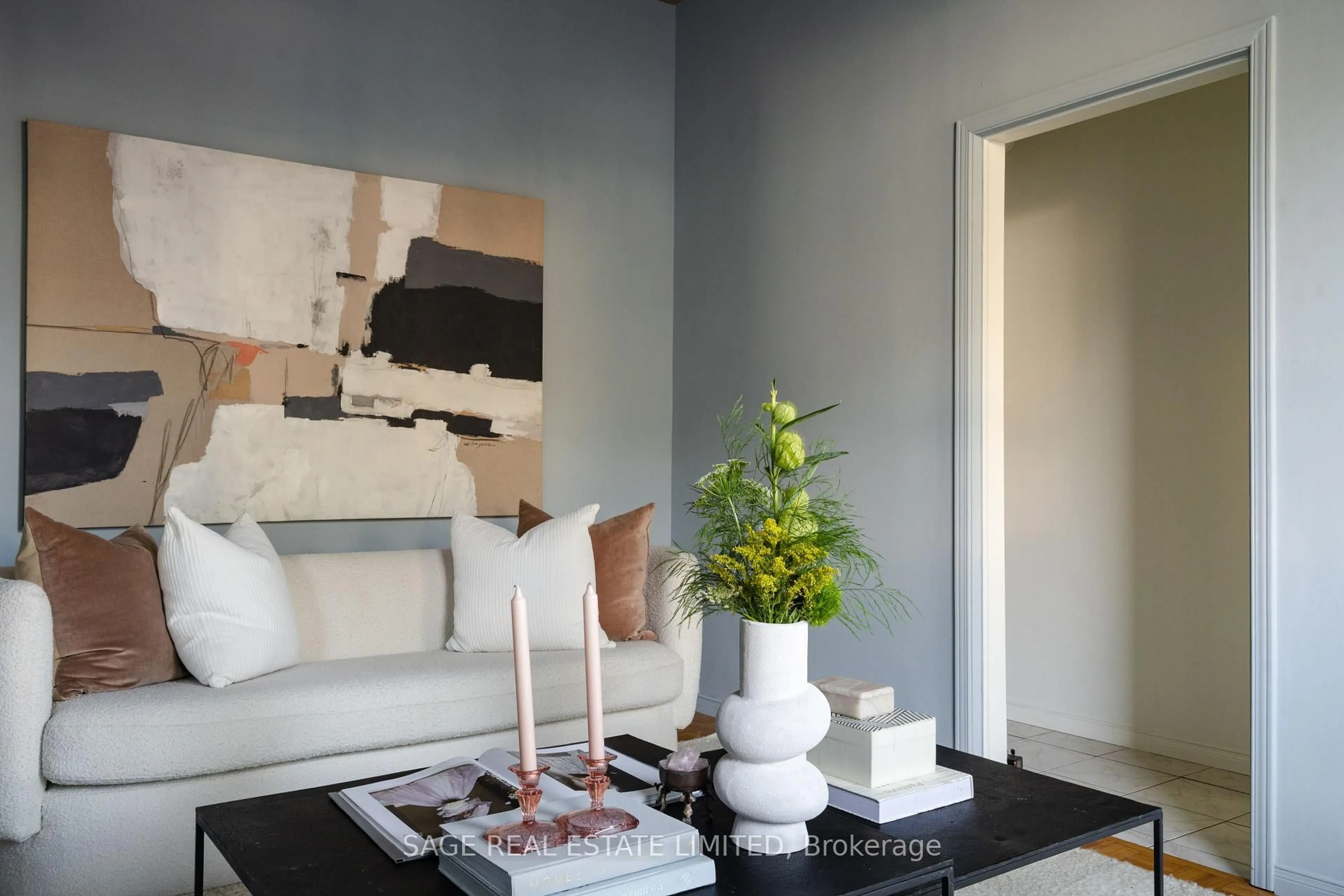 Living room with furniture, unknown for 115 Niagara St, Toronto Ontario M5V 1C6