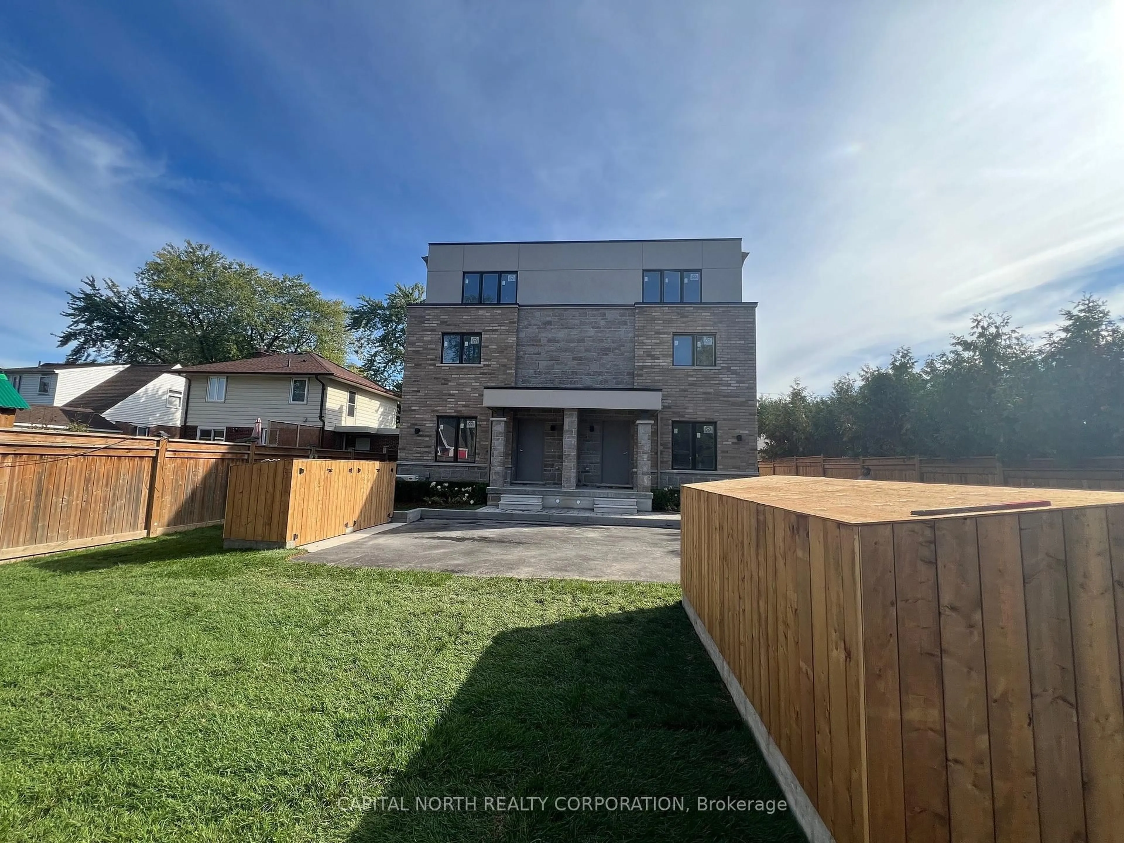 A pic from outside/outdoor area/front of a property/back of a property/a pic from drone, unknown for 54 Touraine Ave, Toronto Ontario M3H 1R3
