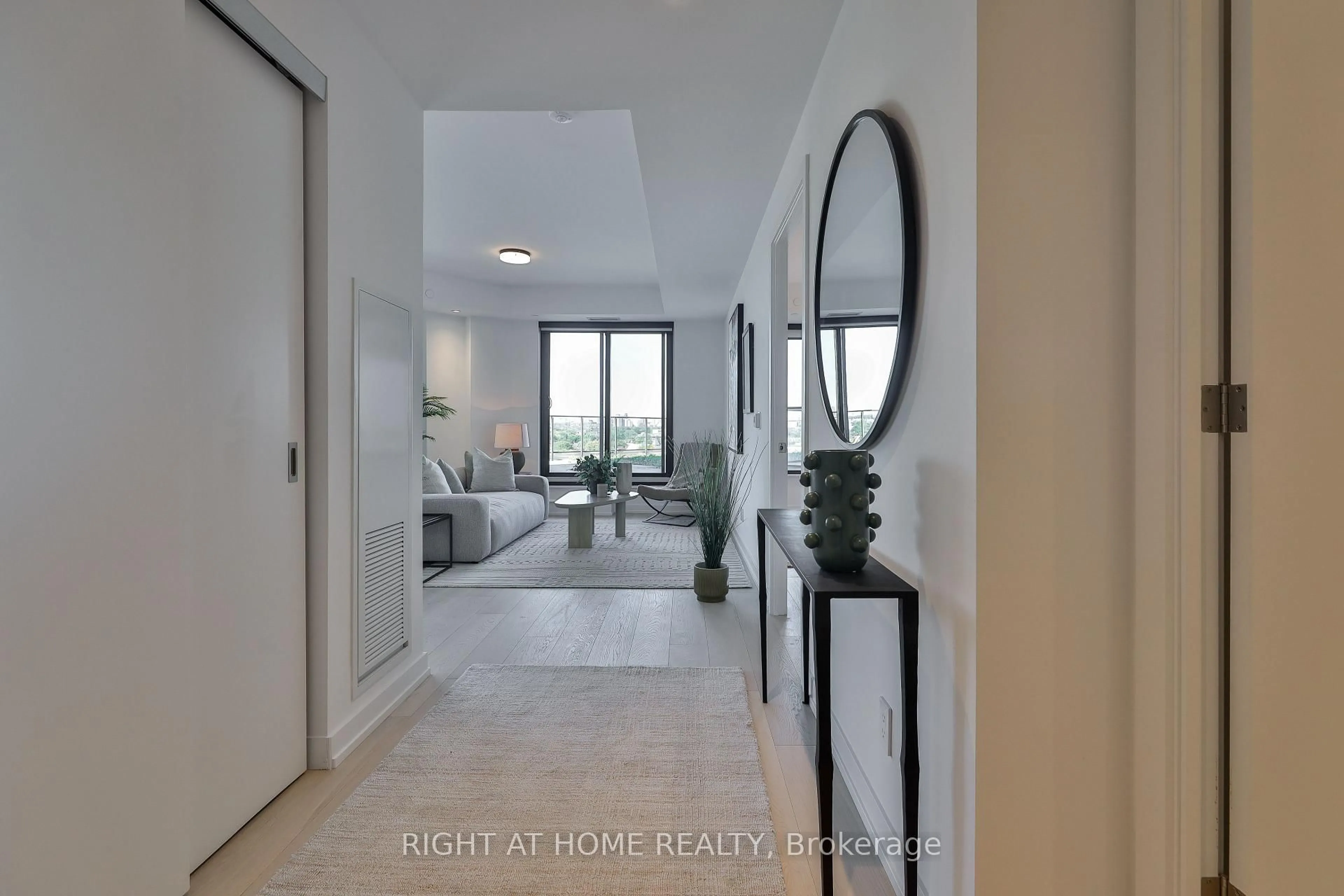 Indoor entryway for 200 Sudbury St #906, Toronto Ontario M6J 0H1