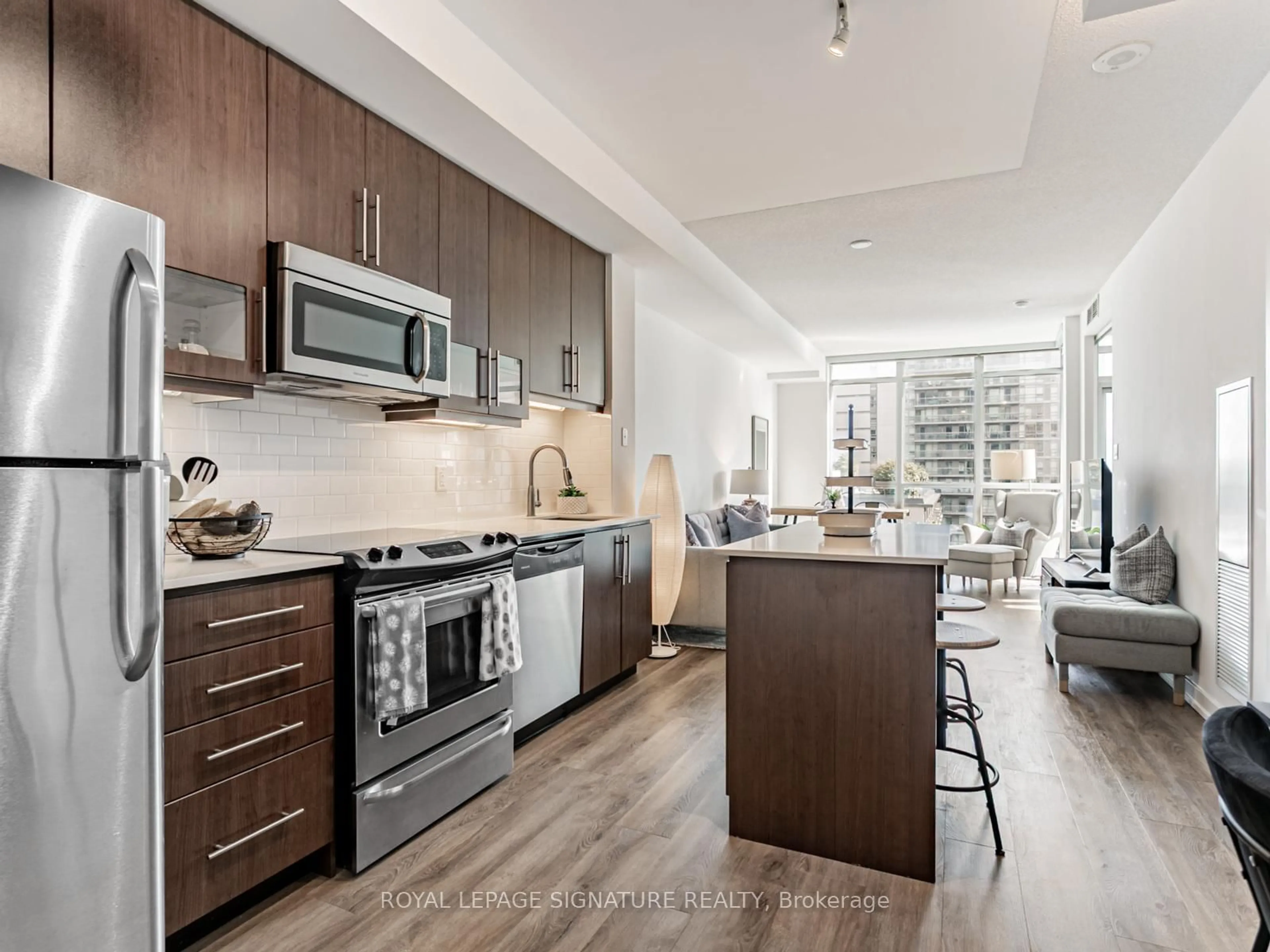 Open concept kitchen, unknown for 1171 Queen St #1208, Toronto Ontario M6J 1J4