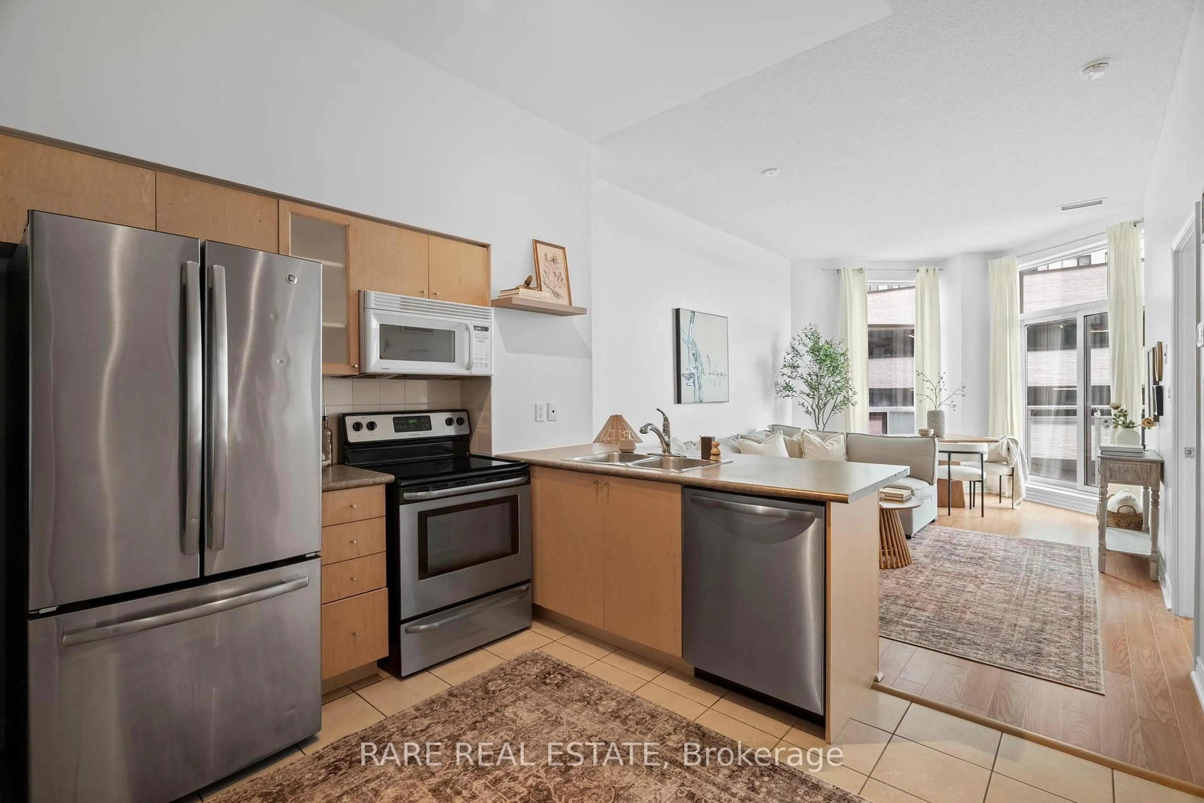 Standard kitchen, unknown for 410 Queens Quay #413, Toronto Ontario M5V 3T1