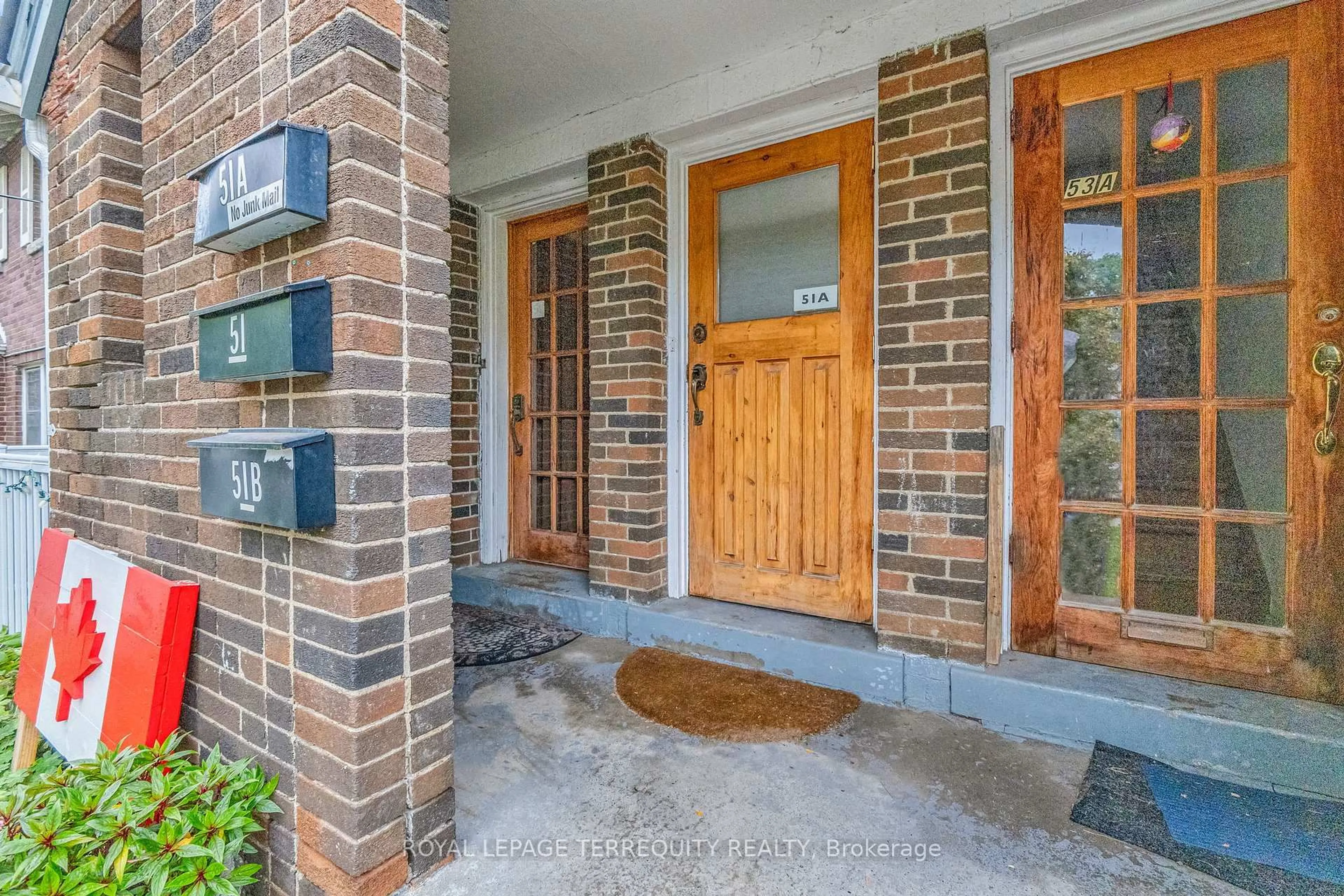Unknown for 51 Claxton Blvd, Toronto Ontario M6C 1L9