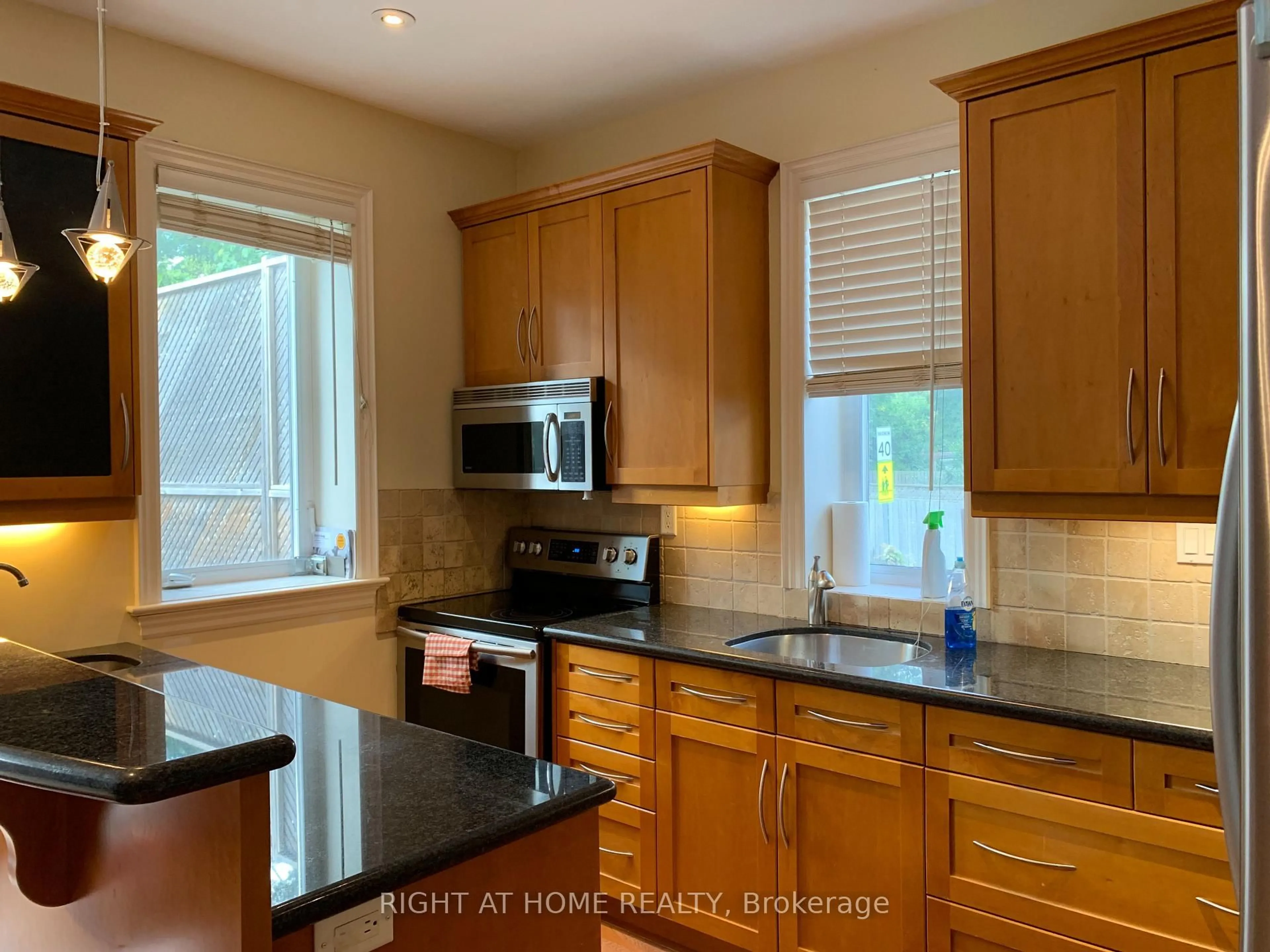 Open concept kitchen, ceramic/tile floor for 497 Broadway Ave, Toronto Ontario M4G 2R7