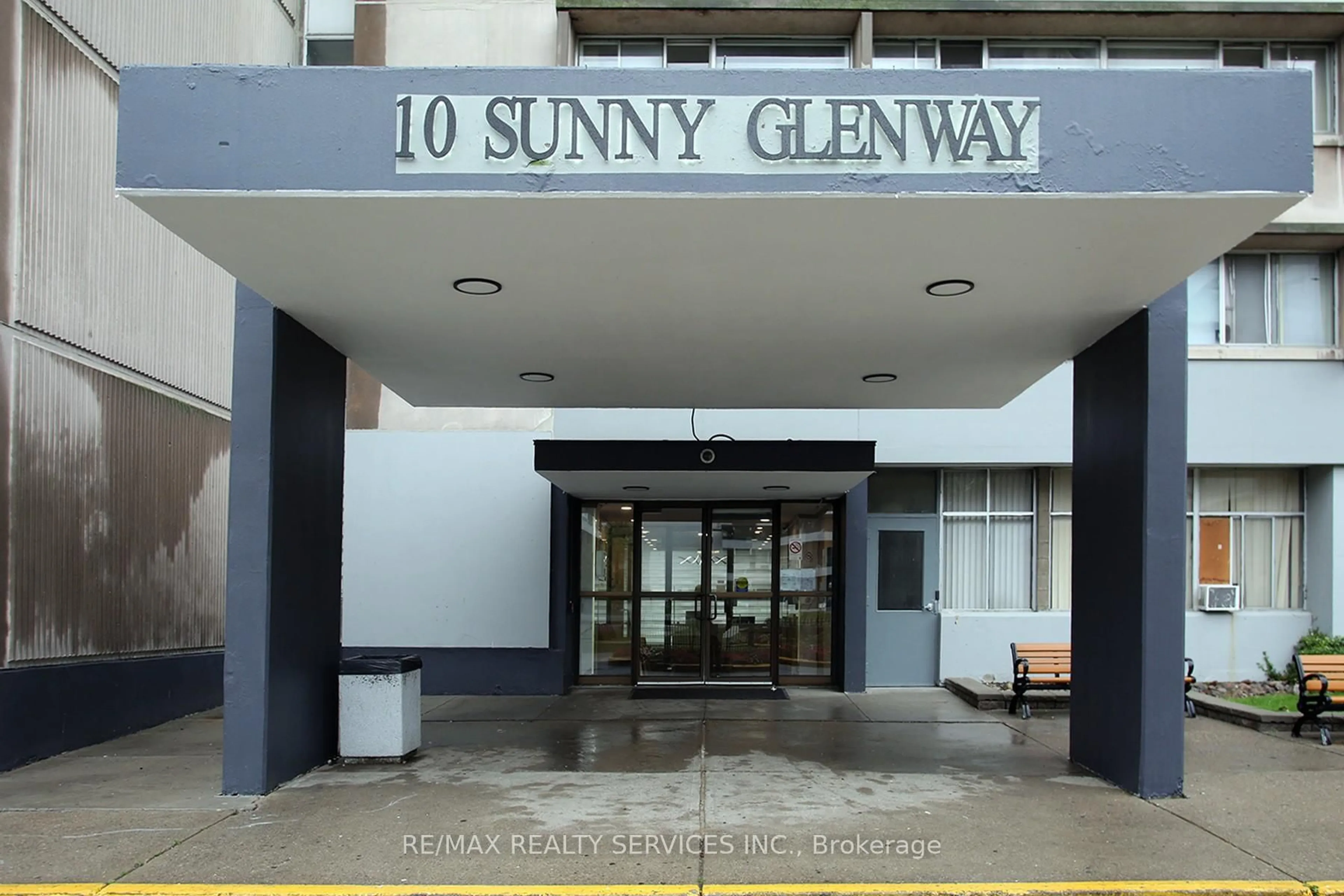 Indoor entryway for 10 Sunny Glen Way #2007, Toronto Ontario M3C 2Z3