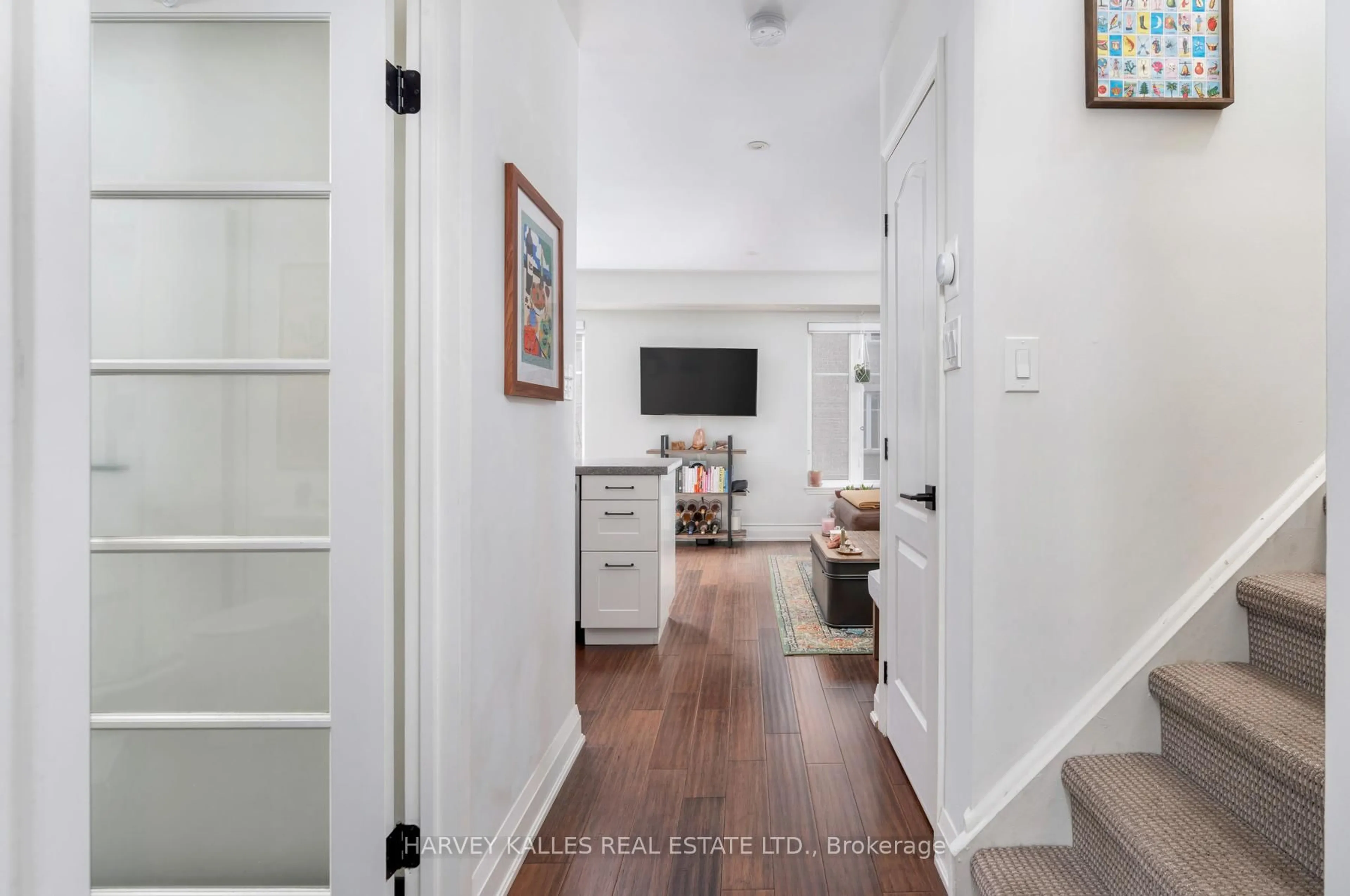 Indoor entryway for 34 Western Battery Rd #413, Toronto Ontario M6K 3N9