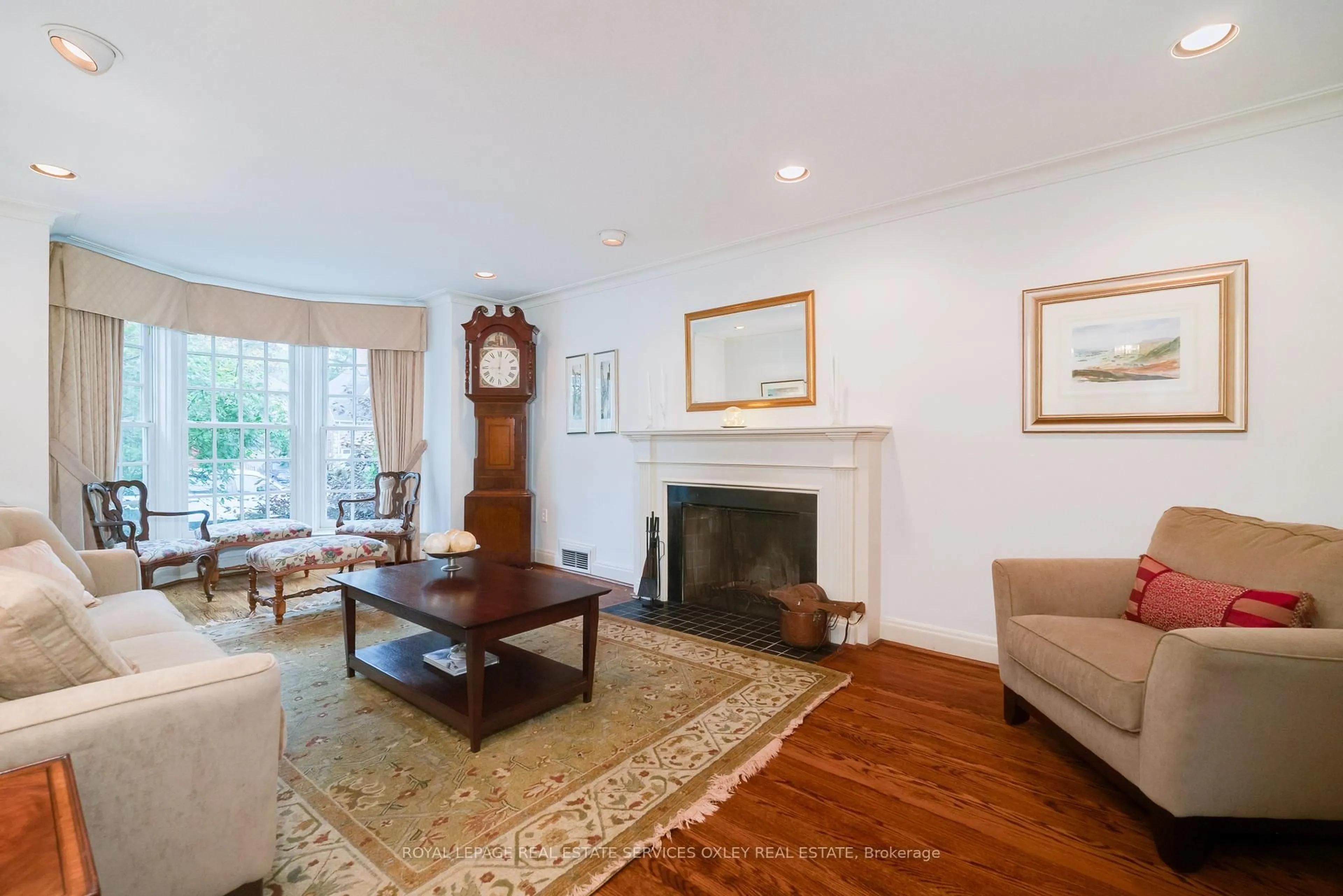 Living room with furniture, unknown for 289 Glengrove Ave, Toronto Ontario M5N 1W3