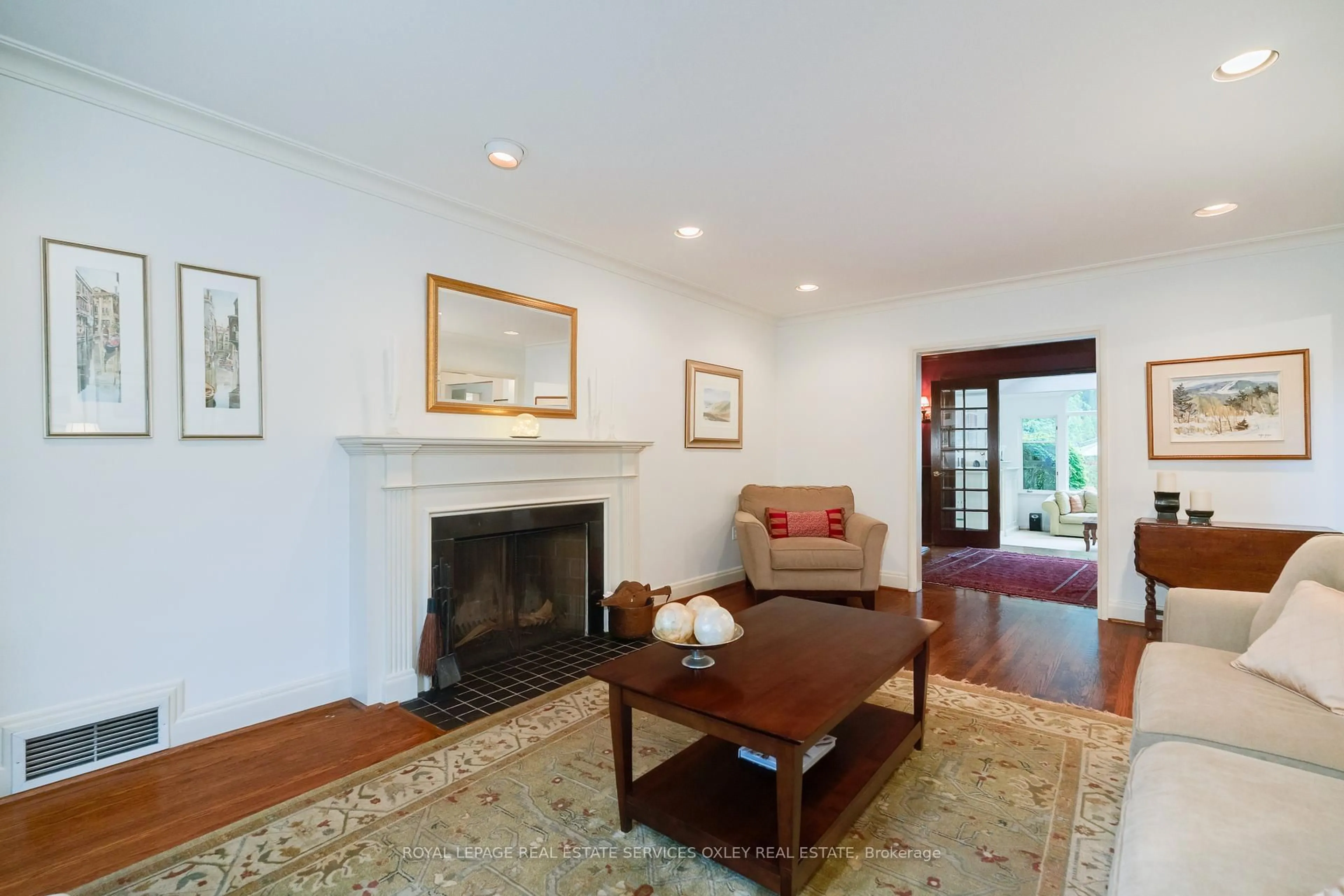 Living room with furniture, unknown for 289 Glengrove Ave, Toronto Ontario M5N 1W3