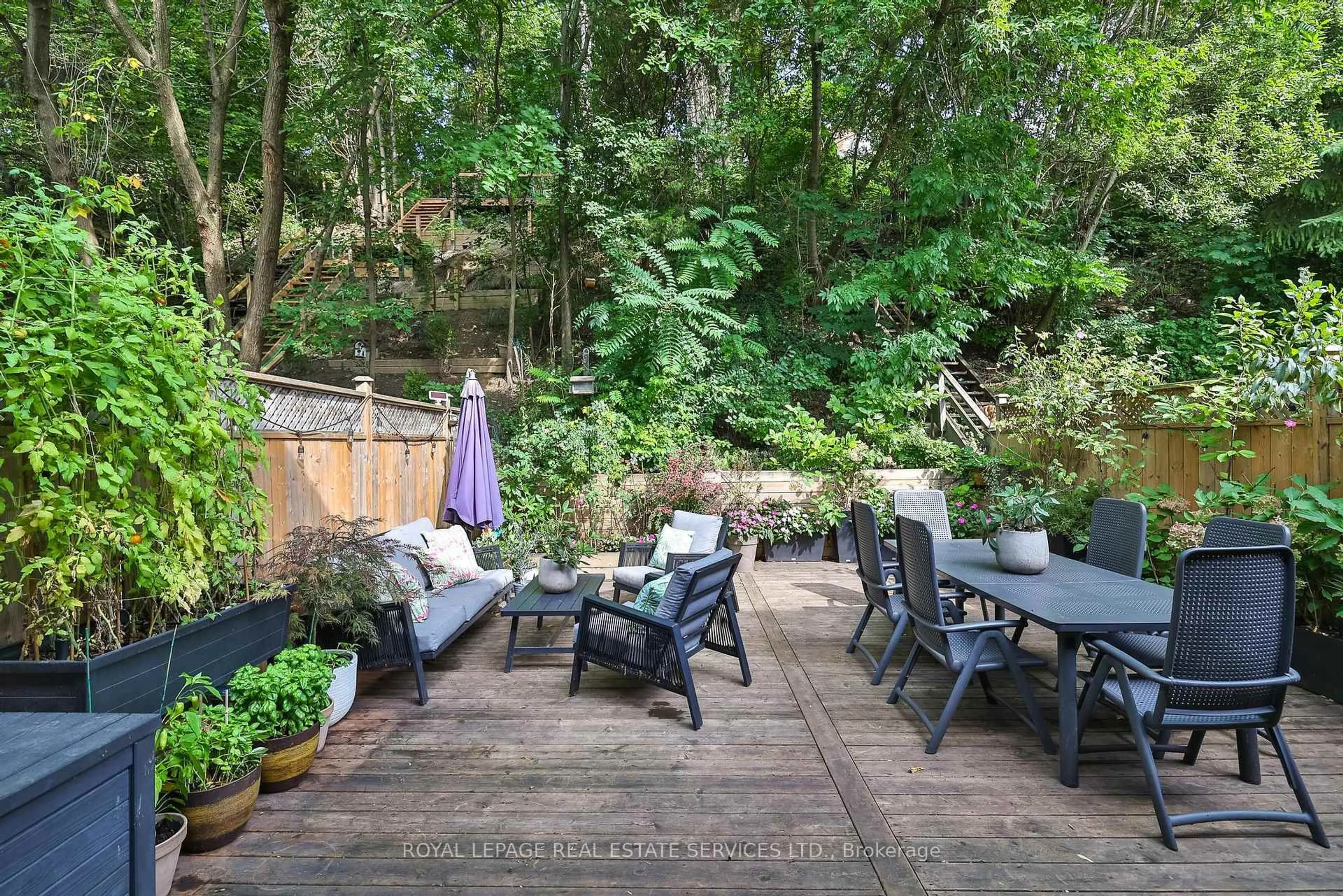 Patio, forest/trees view for 618 Davenport Rd, Toronto Ontario M5R 1K9