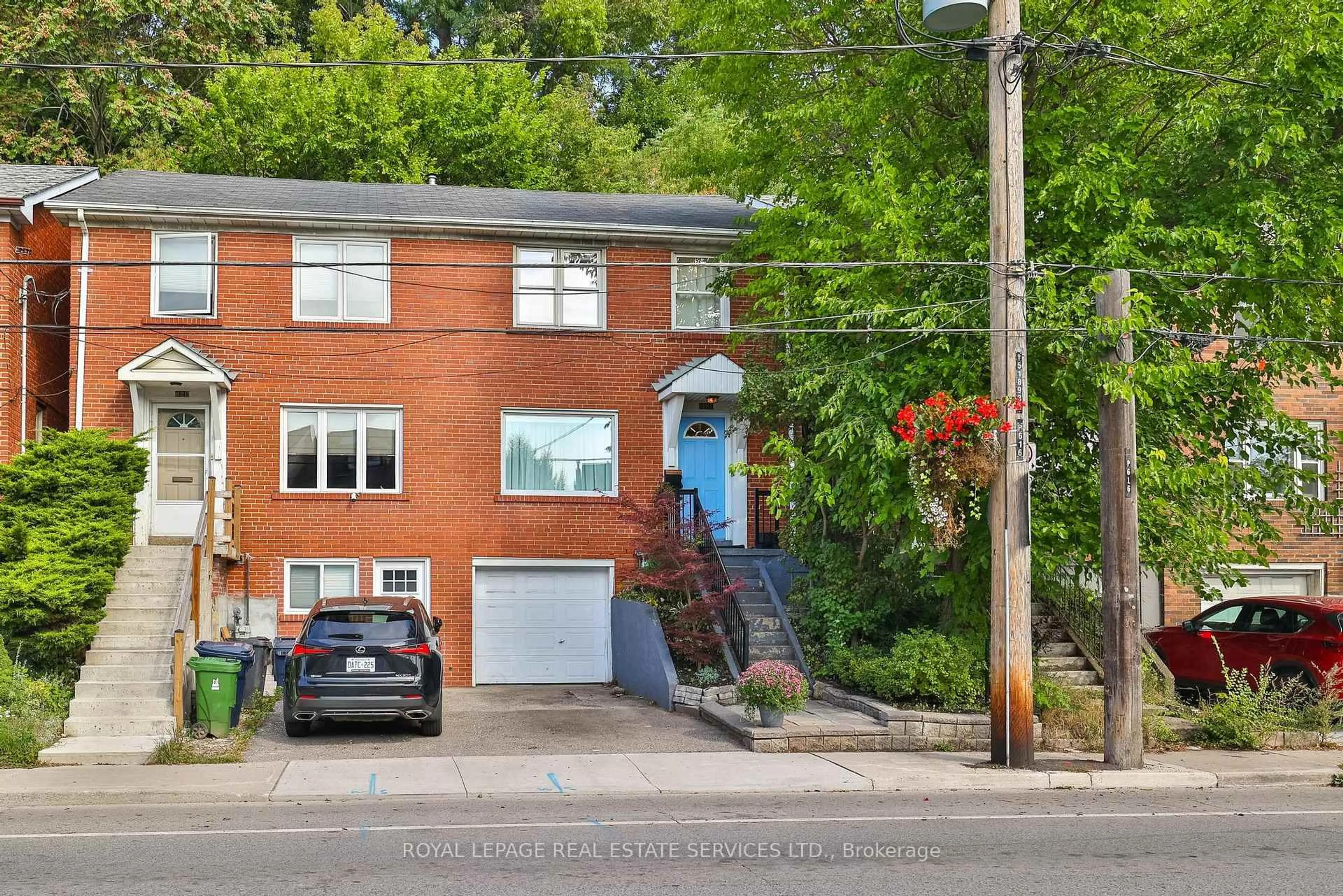 Home with brick exterior material, street for 618 Davenport Rd, Toronto Ontario M5R 1K9