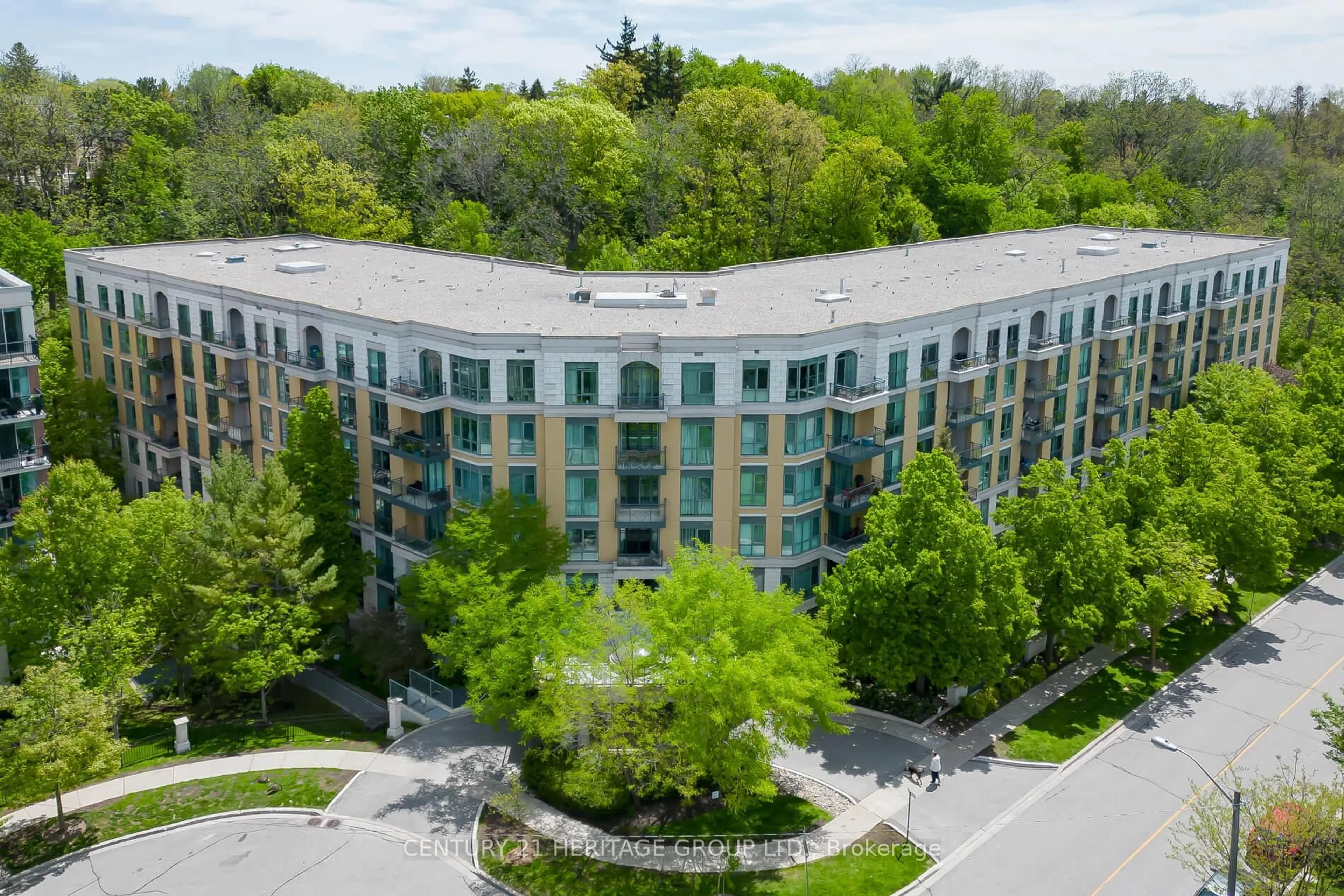 A pic from outside/outdoor area/front of a property/back of a property/a pic from drone, building for 11 William Carson Cres #306, Toronto Ontario M2P 2G1