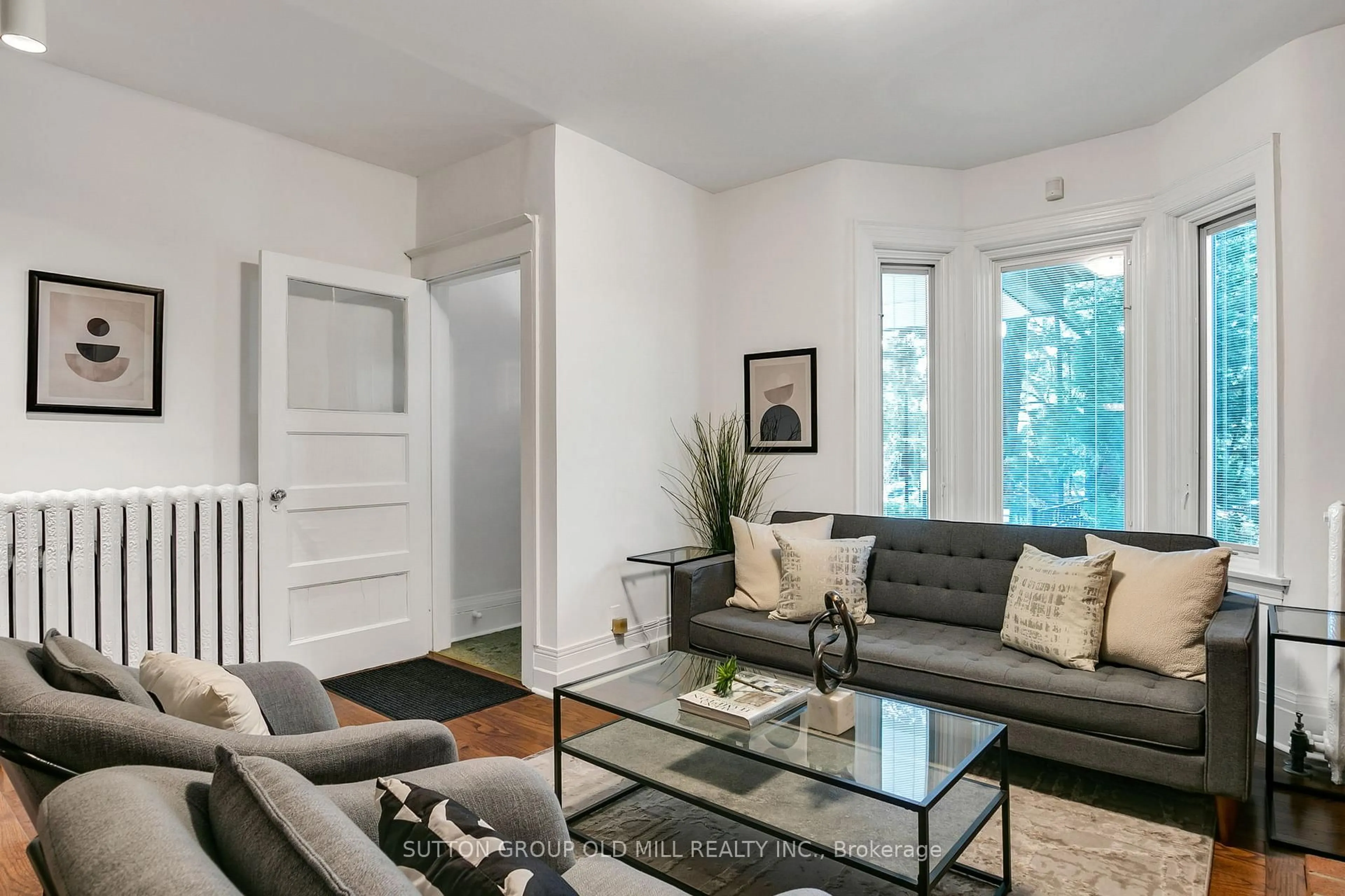Living room with furniture, unknown for 6 St Annes Rd, Toronto Ontario M6J 2C1