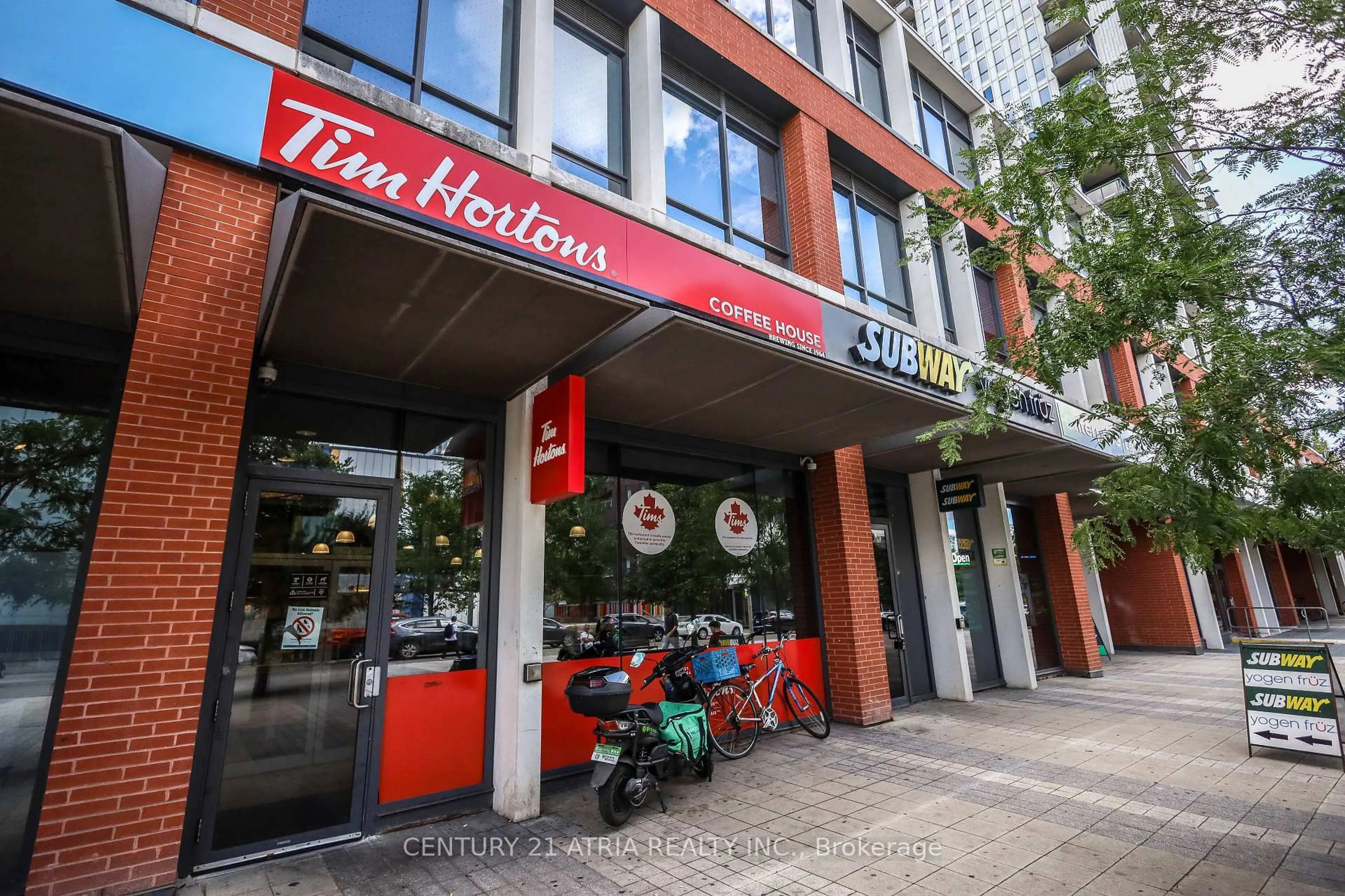 Indoor foyer for 55 Regent park Blvd #PH 2910, Toronto Ontario M5A 3H6