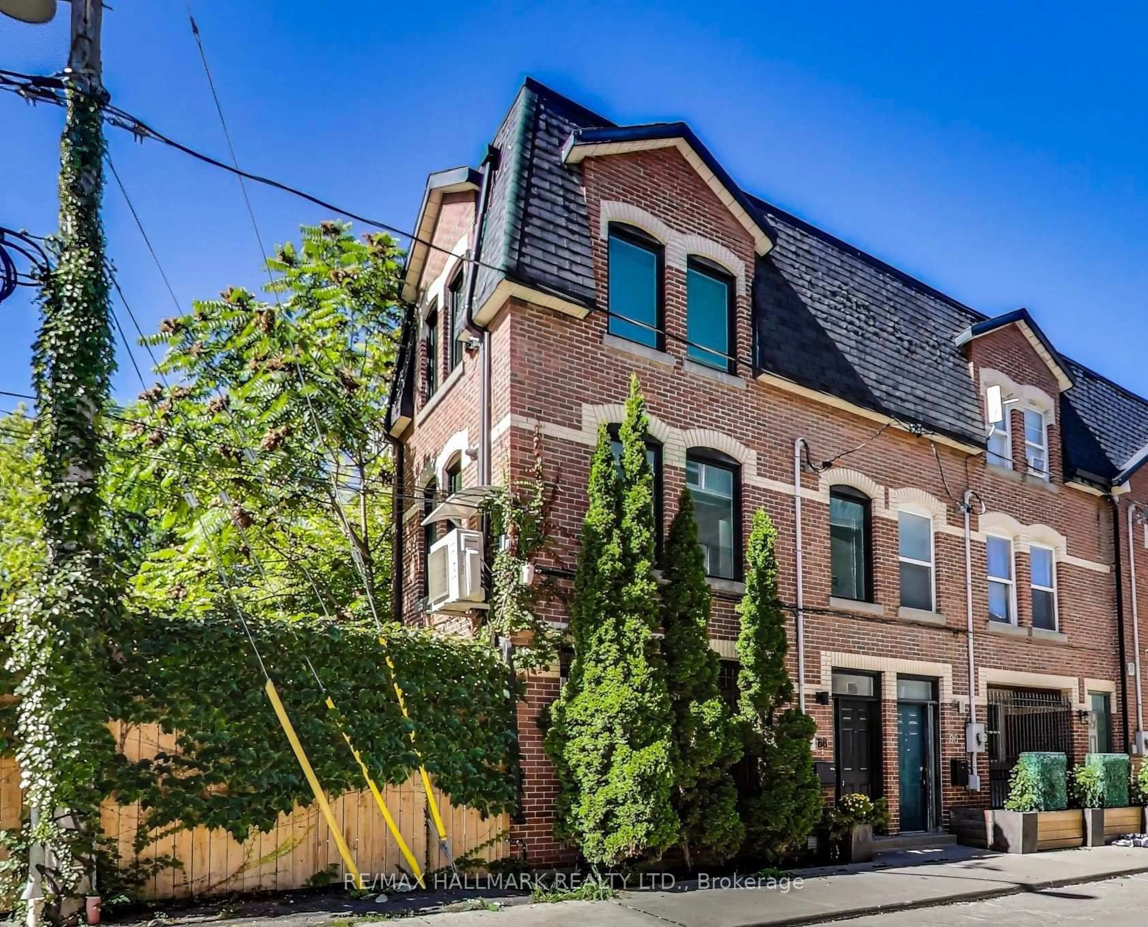 Home with brick exterior material, street for 88 Poulett St, Toronto Ontario M5A 1Z5