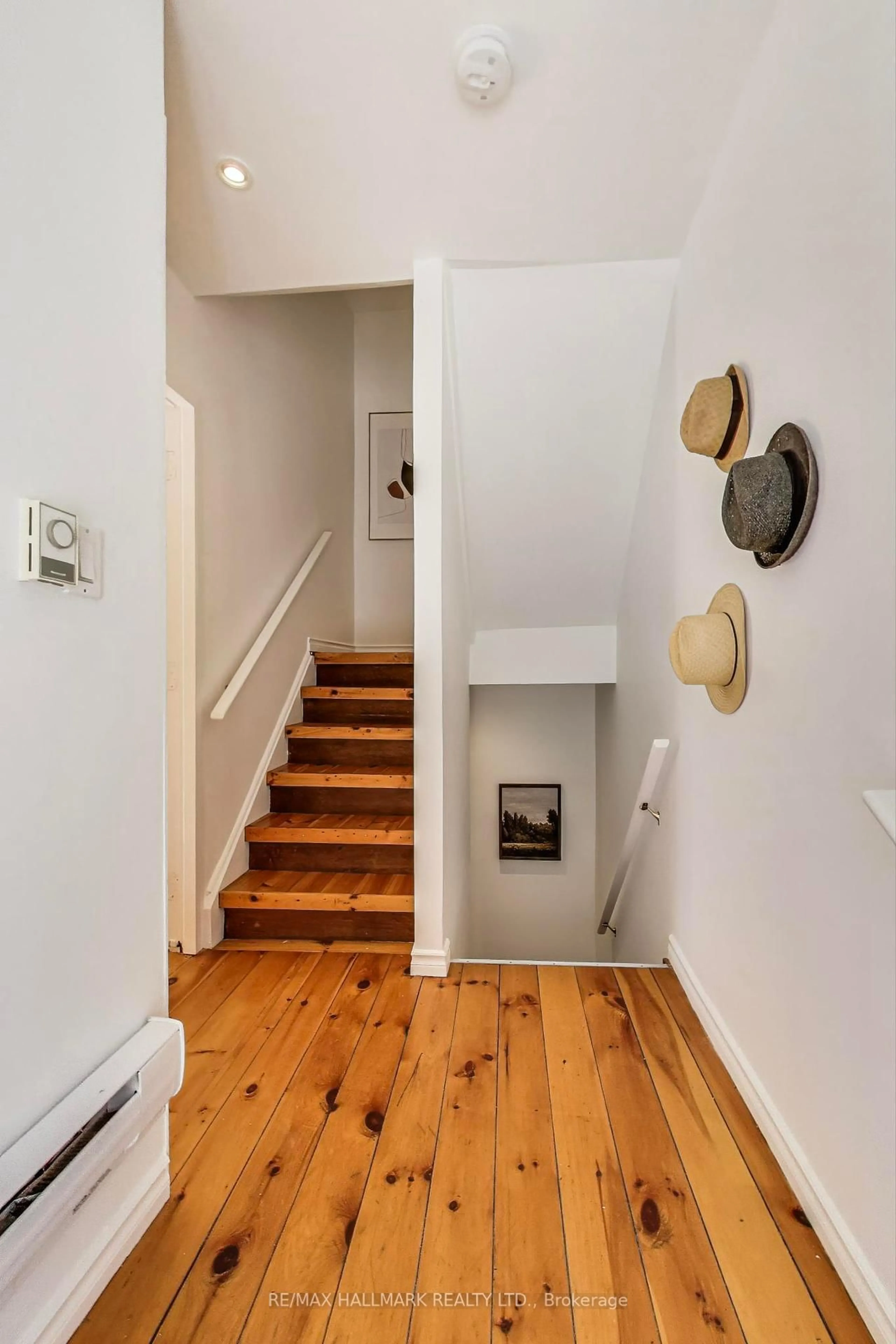 Unknown for 88 Poulett St, Toronto Ontario M5A 1Z5