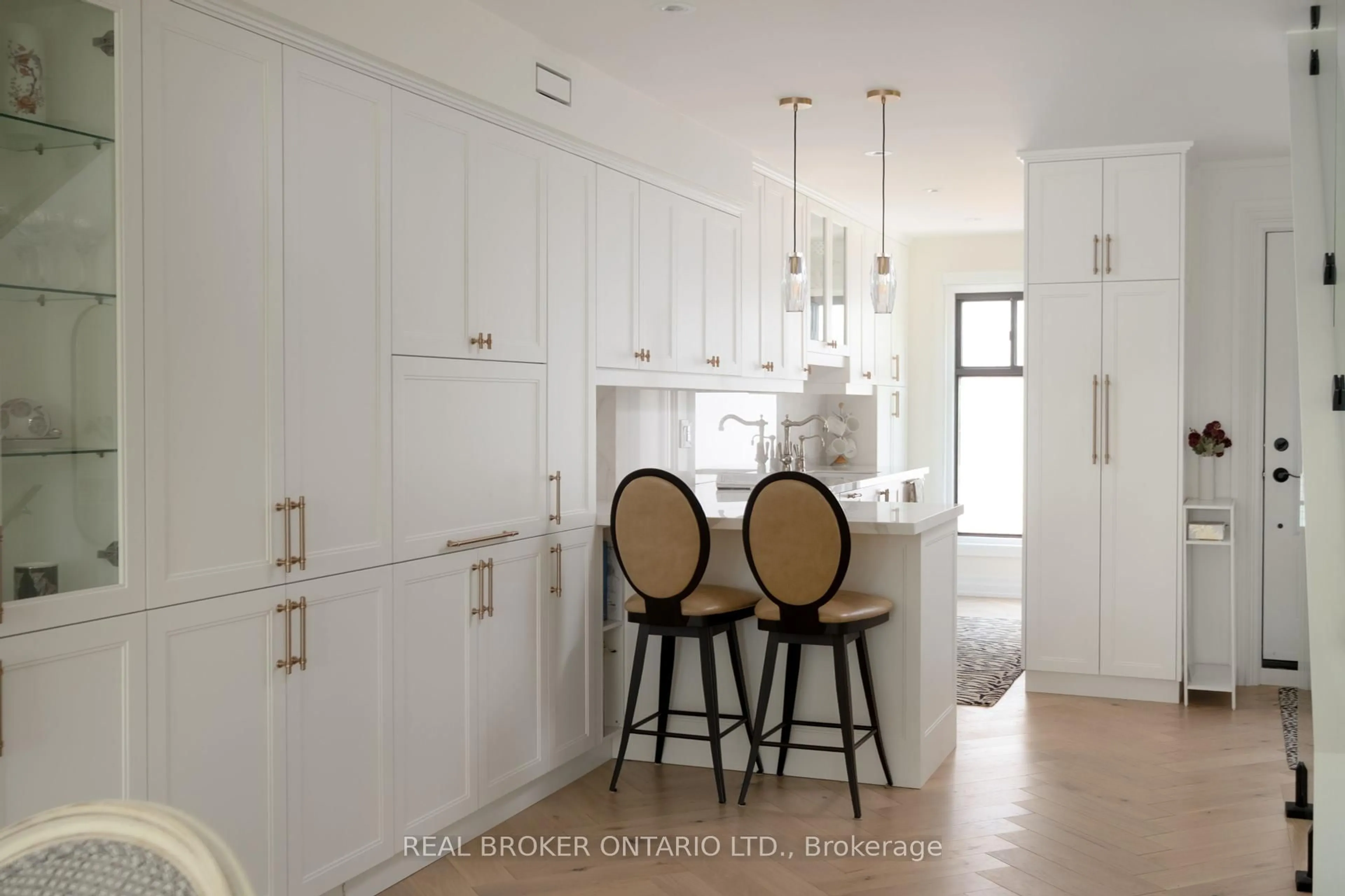 Contemporary kitchen, unknown for 187 Sherwood Ave #B, Toronto Ontario M4P 2A9