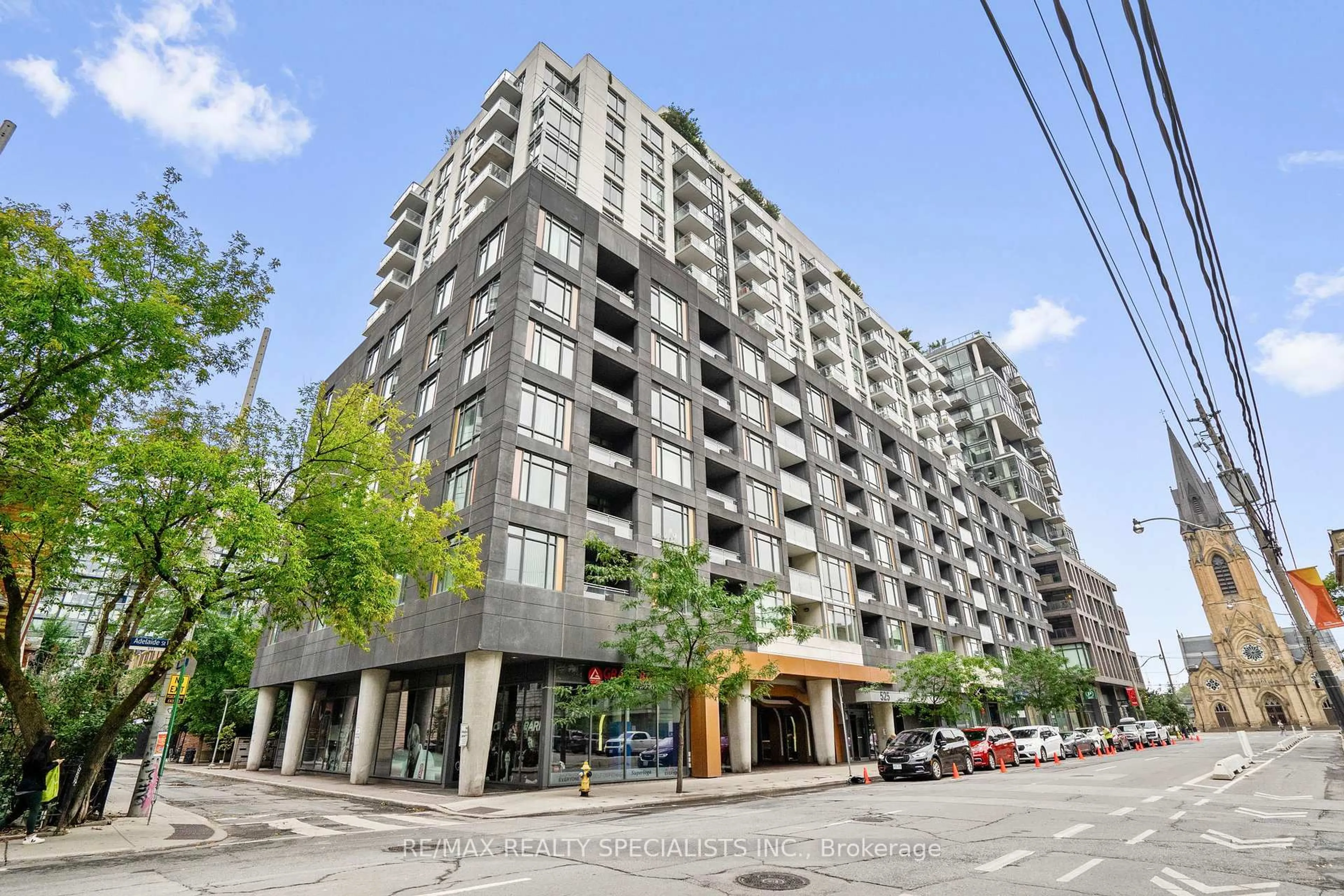 Patio, building for 525 Adelaide St #610, Toronto Ontario M5V 0N7