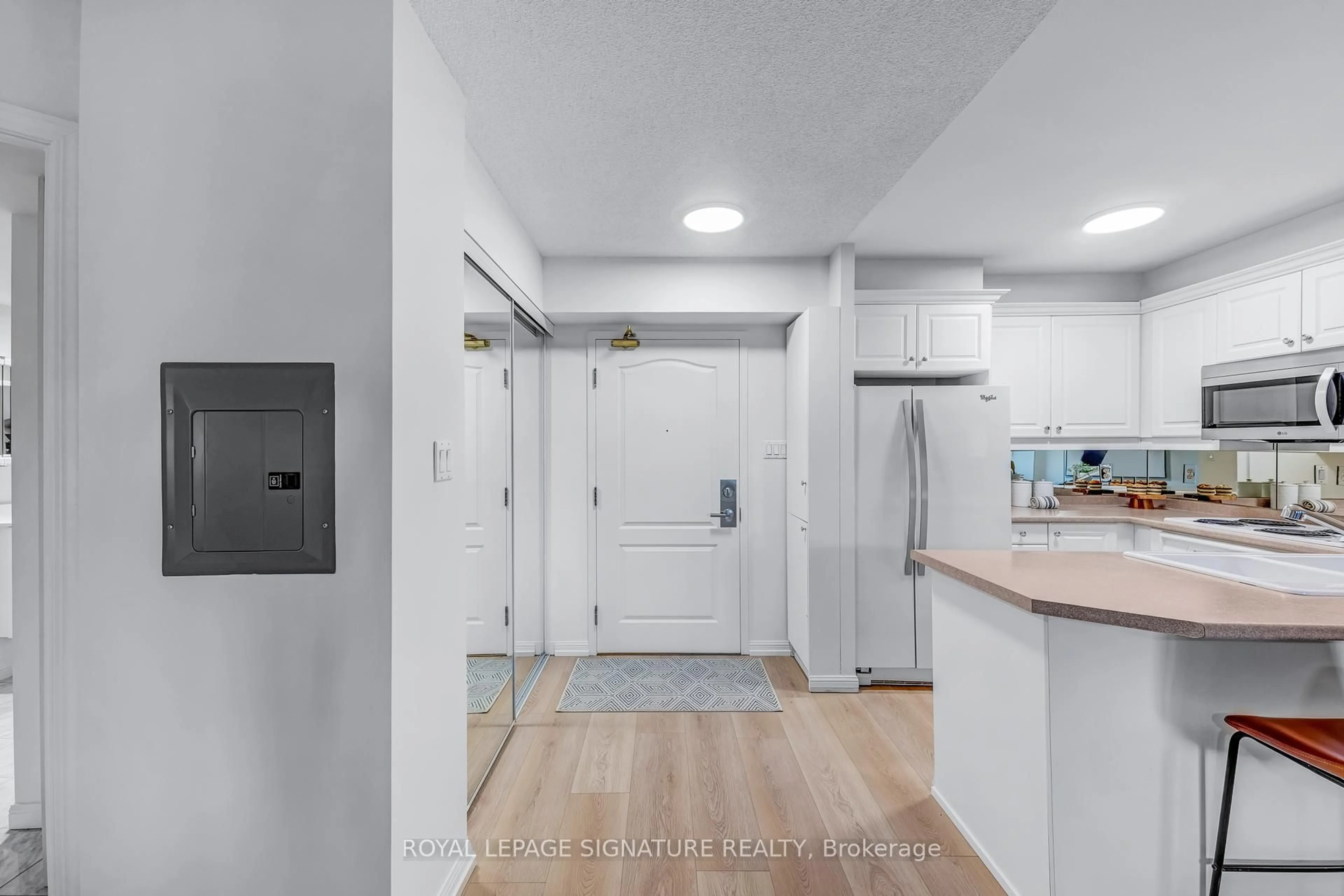 Unknown for 18 Wanless Ave #317, Toronto Ontario M4N 3R9