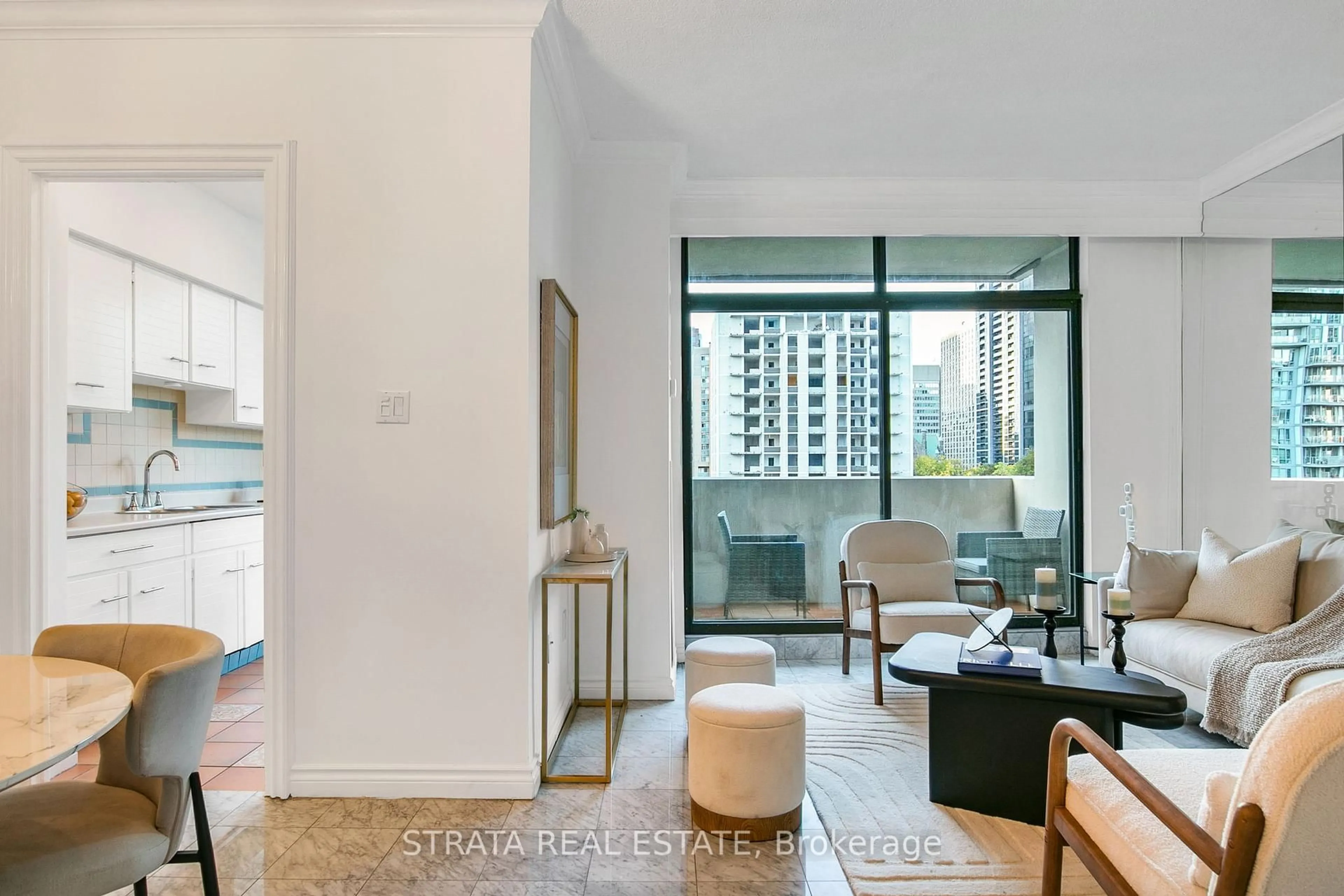 Unknown for 86 Gloucester St #702, Toronto Ontario M4Y 2S2