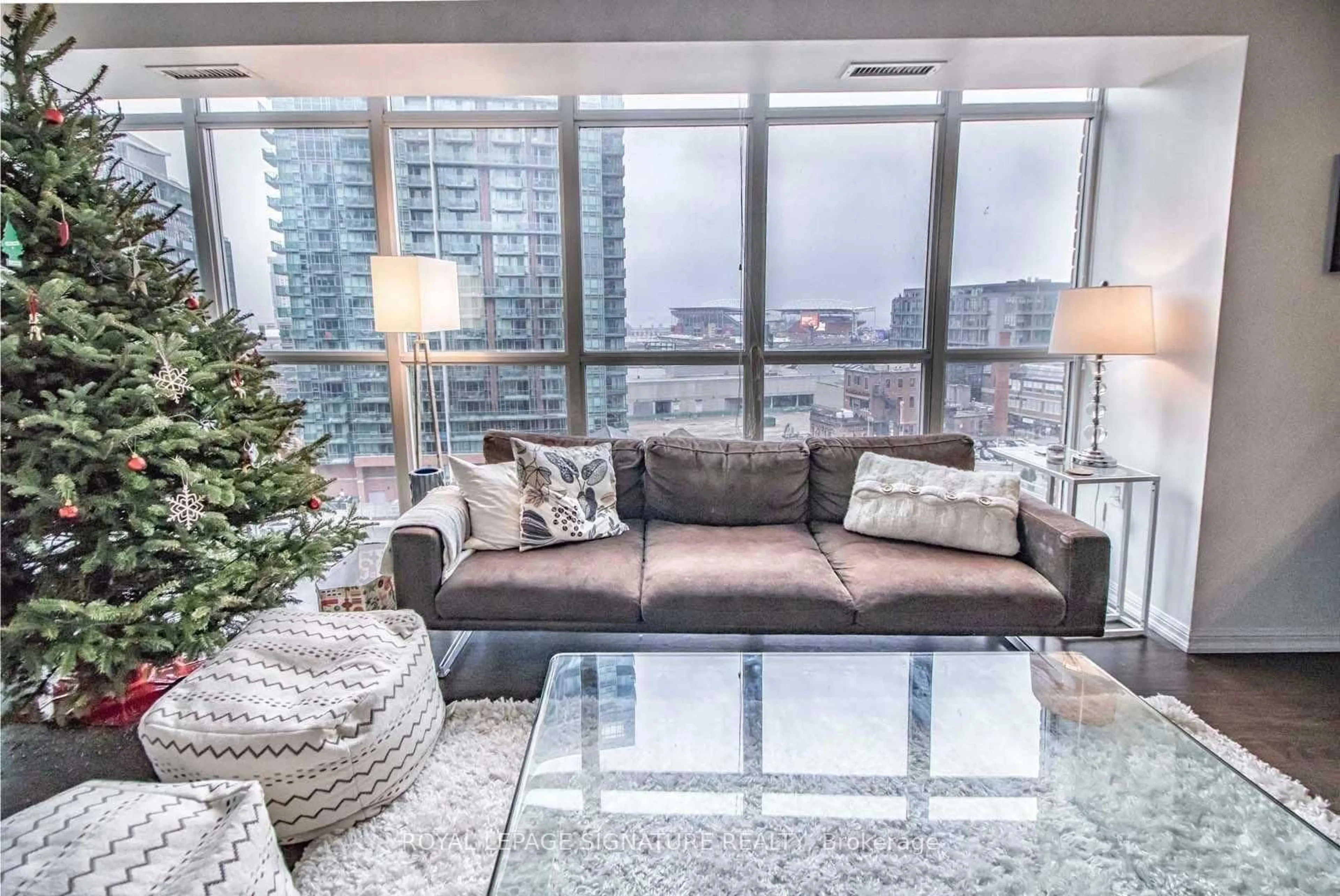 Living room with furniture, unknown for 125 Western Battery Rd #1007, Toronto Ontario M6K 3R8