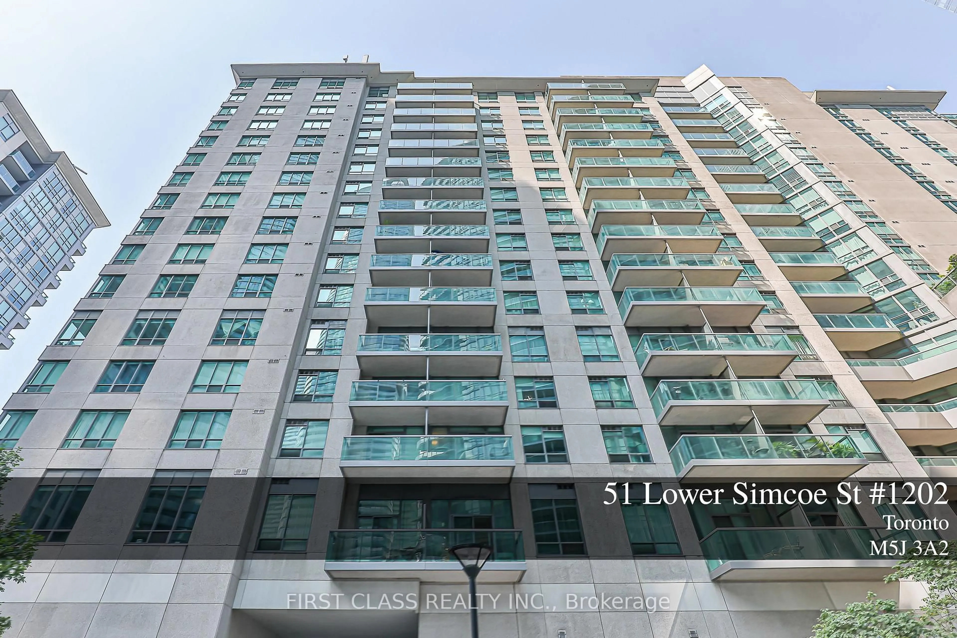 Indoor foyer for 51 Lower Simcoe St #1202, Toronto Ontario M5J 3A2