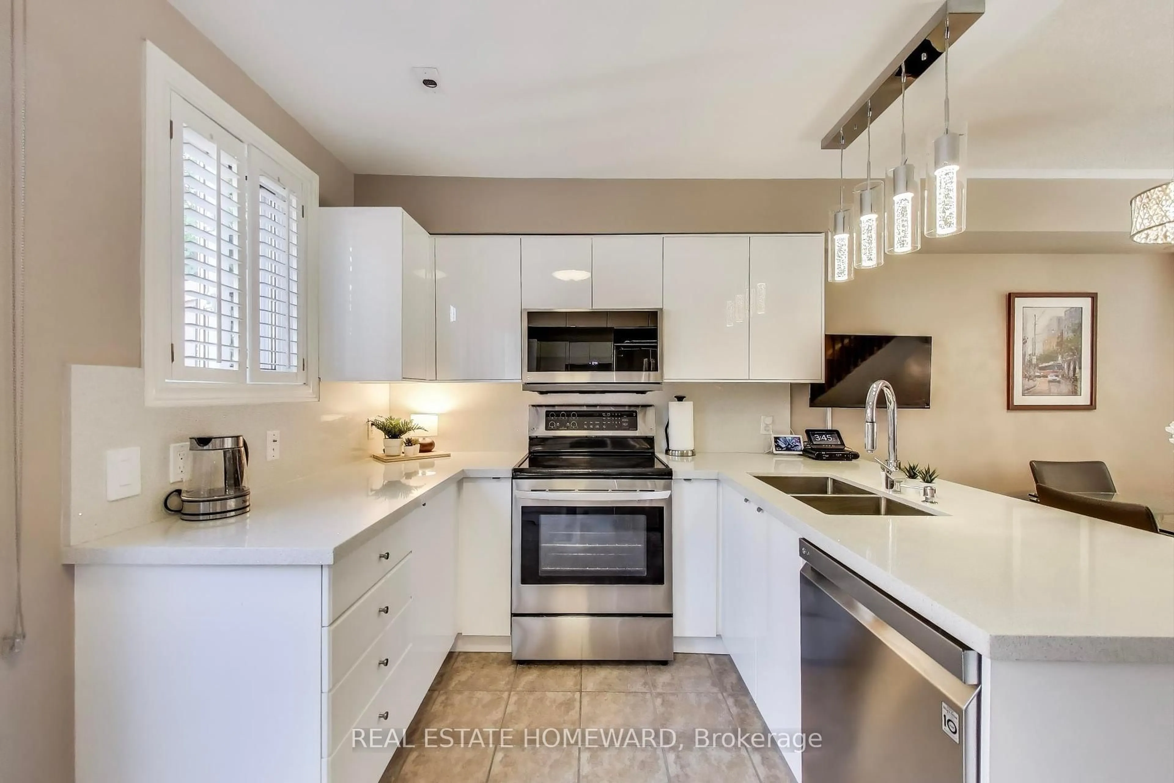 Contemporary kitchen, unknown for 257 Milan St, Toronto Ontario M5A 4C3