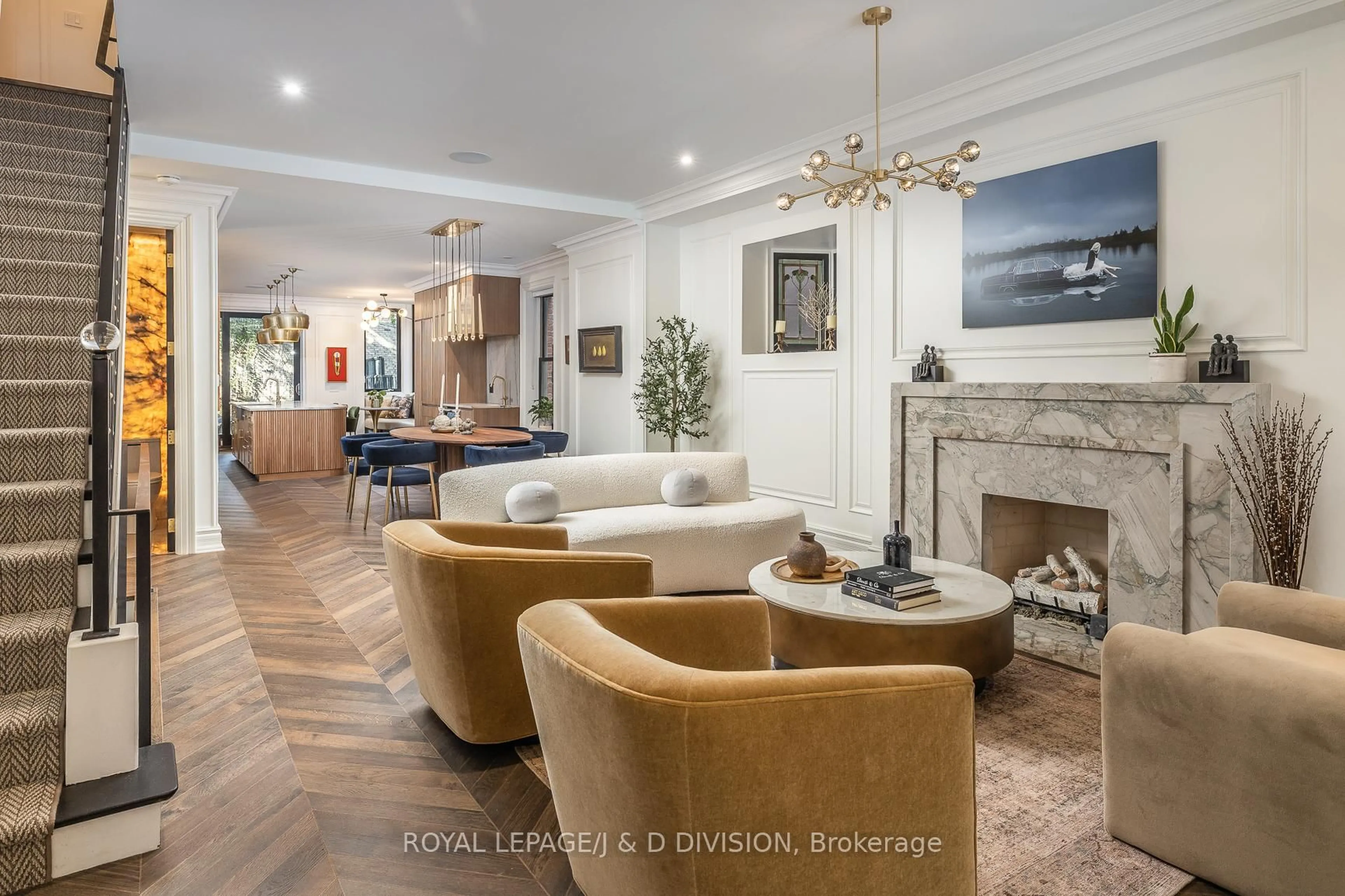 Unknown for 40 Bernard Ave, Toronto Ontario M5R 1R2