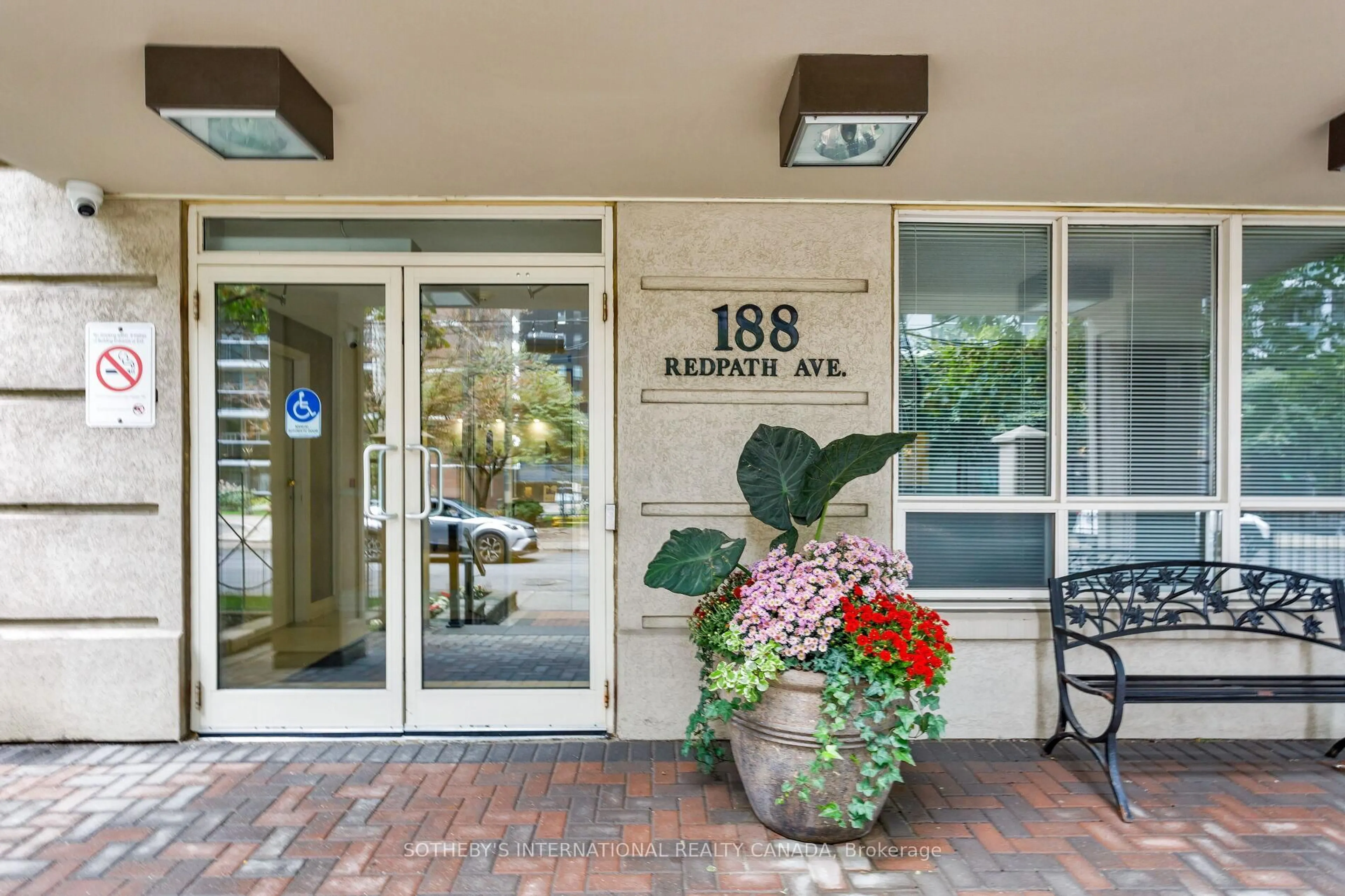 Indoor foyer for 188 Redpath Ave #301, Toronto Ontario M4P 3J2