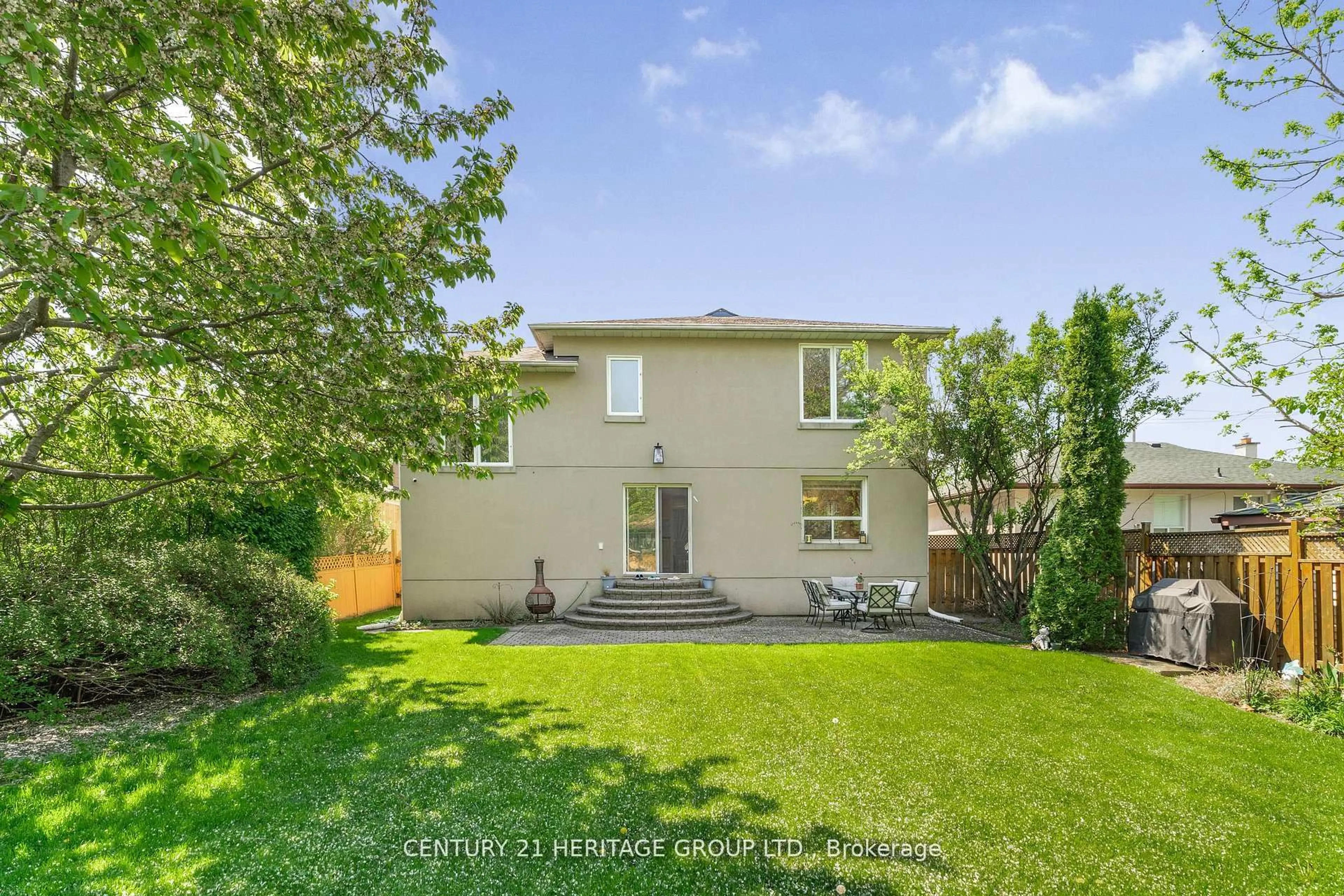 A pic from outside/outdoor area/front of a property/back of a property/a pic from drone, street for 162 Goulding Ave, Toronto Ontario M2M 1L7