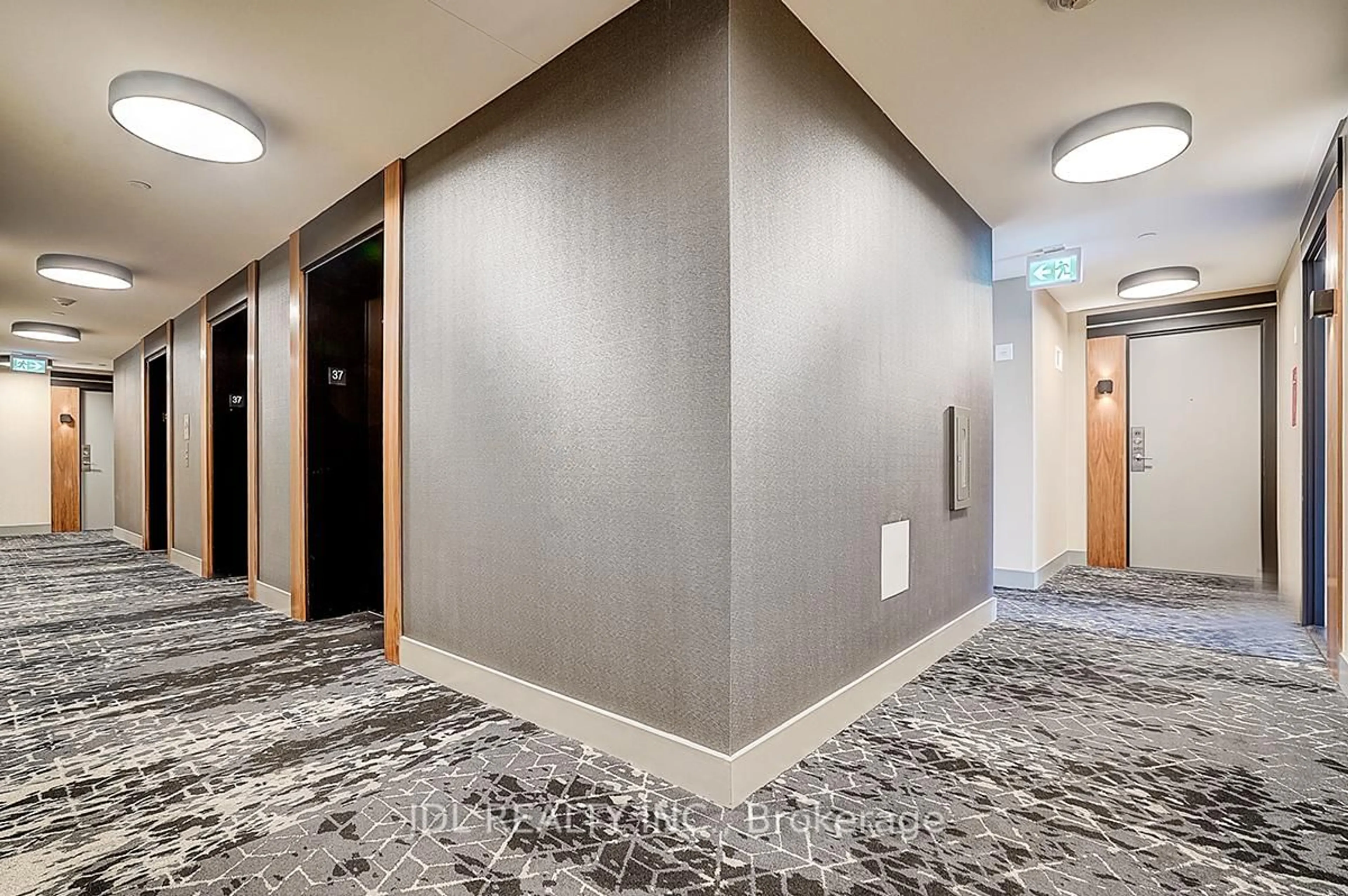 Indoor foyer for 99 John St #3702, Toronto Ontario M5V 0S6