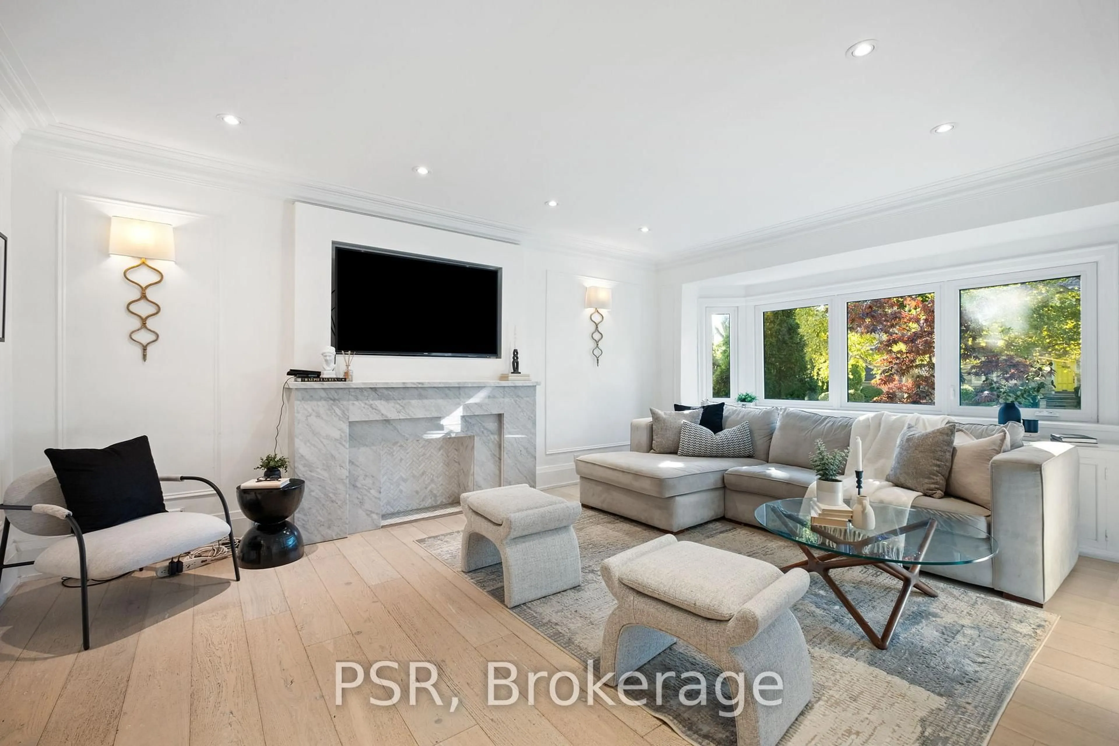 Home theater for 7 Glenarden Rd, Toronto Ontario M6C 3J8