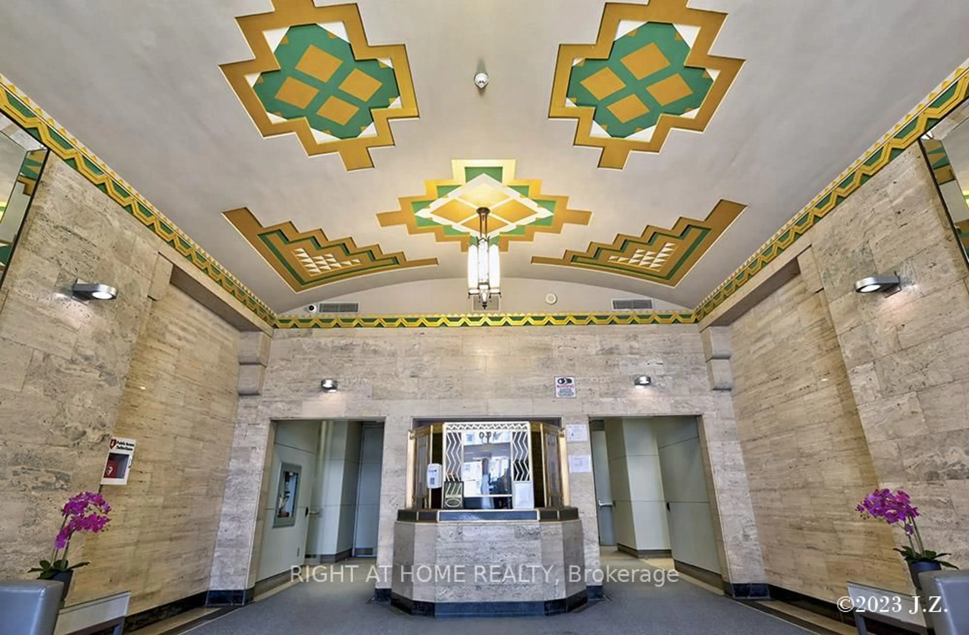 Indoor foyer for 637 Lake Shore Blvd #217, Toronto Ontario M5V 1A8