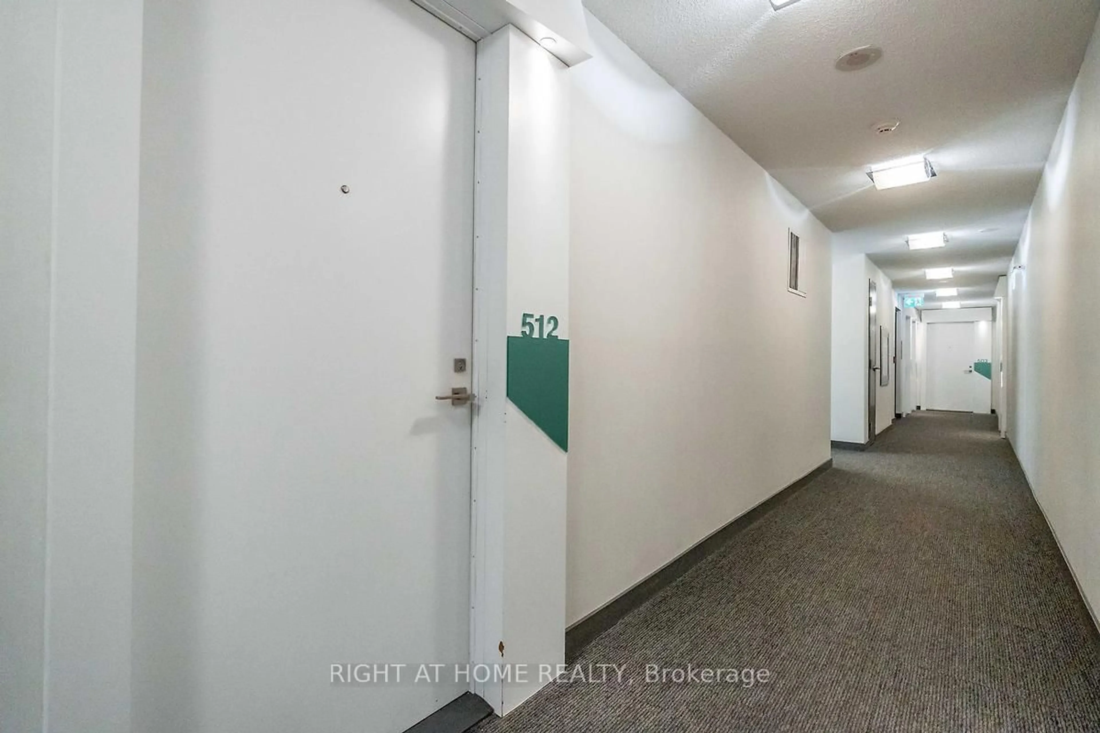 A pic of a room for 352 Front St #512, Toronto Ontario M5V 1B5